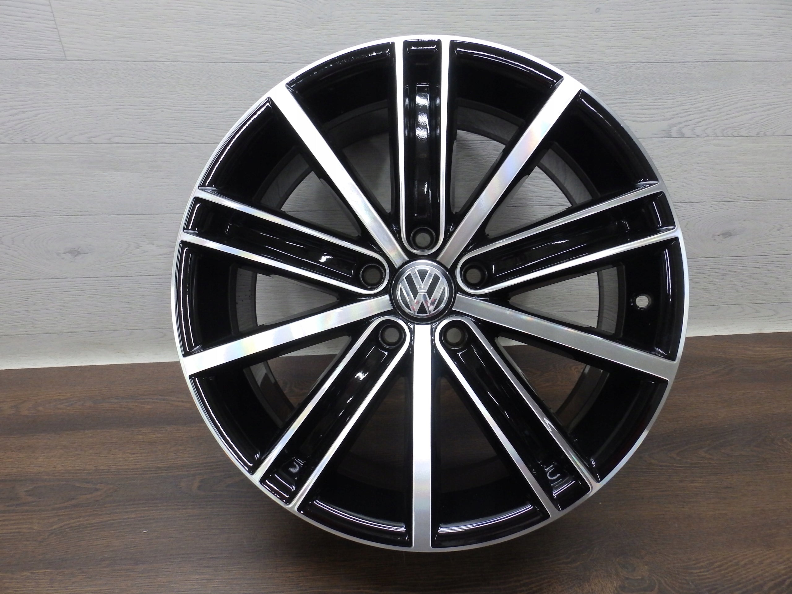 Alu Felge Volkswagen Tiguan T4 Aluminum rim 18 Zoll 7.0J 5x112 43ET 5N0601025