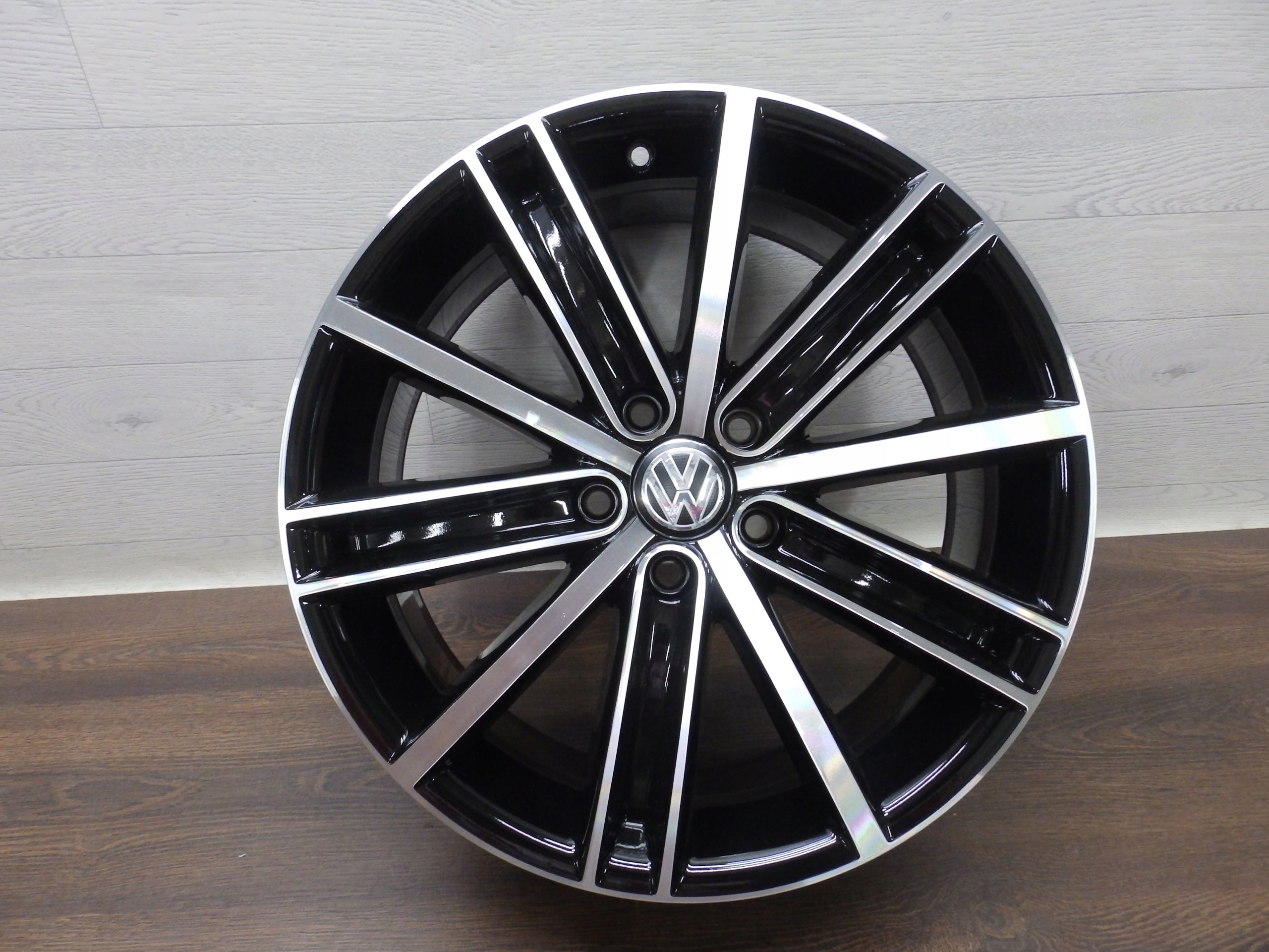 Alu Felge Volkswagen Tiguan T4 Aluminum rim 18 Zoll 7.0J 5x112 43ET 5N0601025