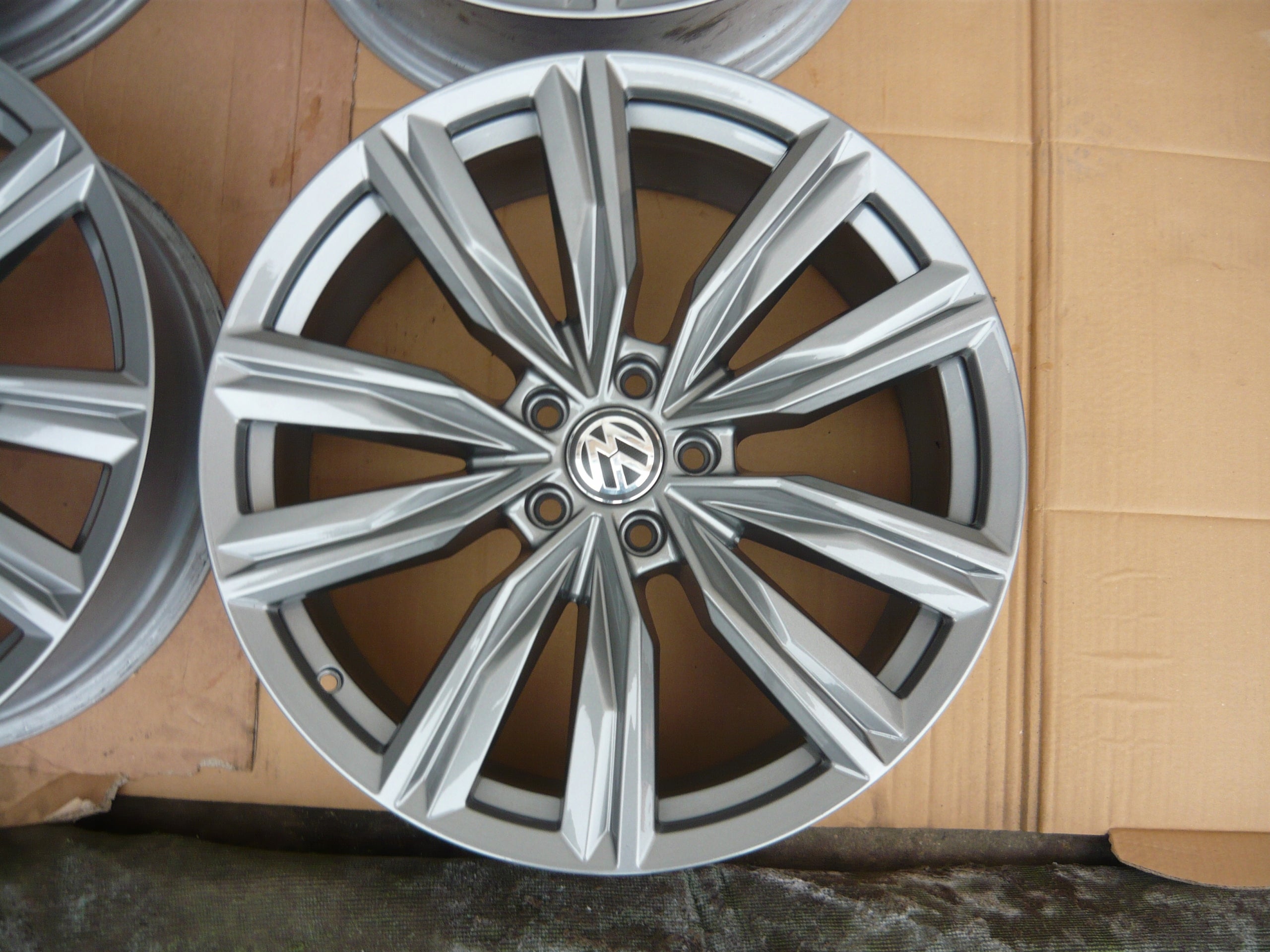 Alu Felge Volkswagen Tiguan T4 20 Zoll 8.0J 5x112 41ET 5NA601025J