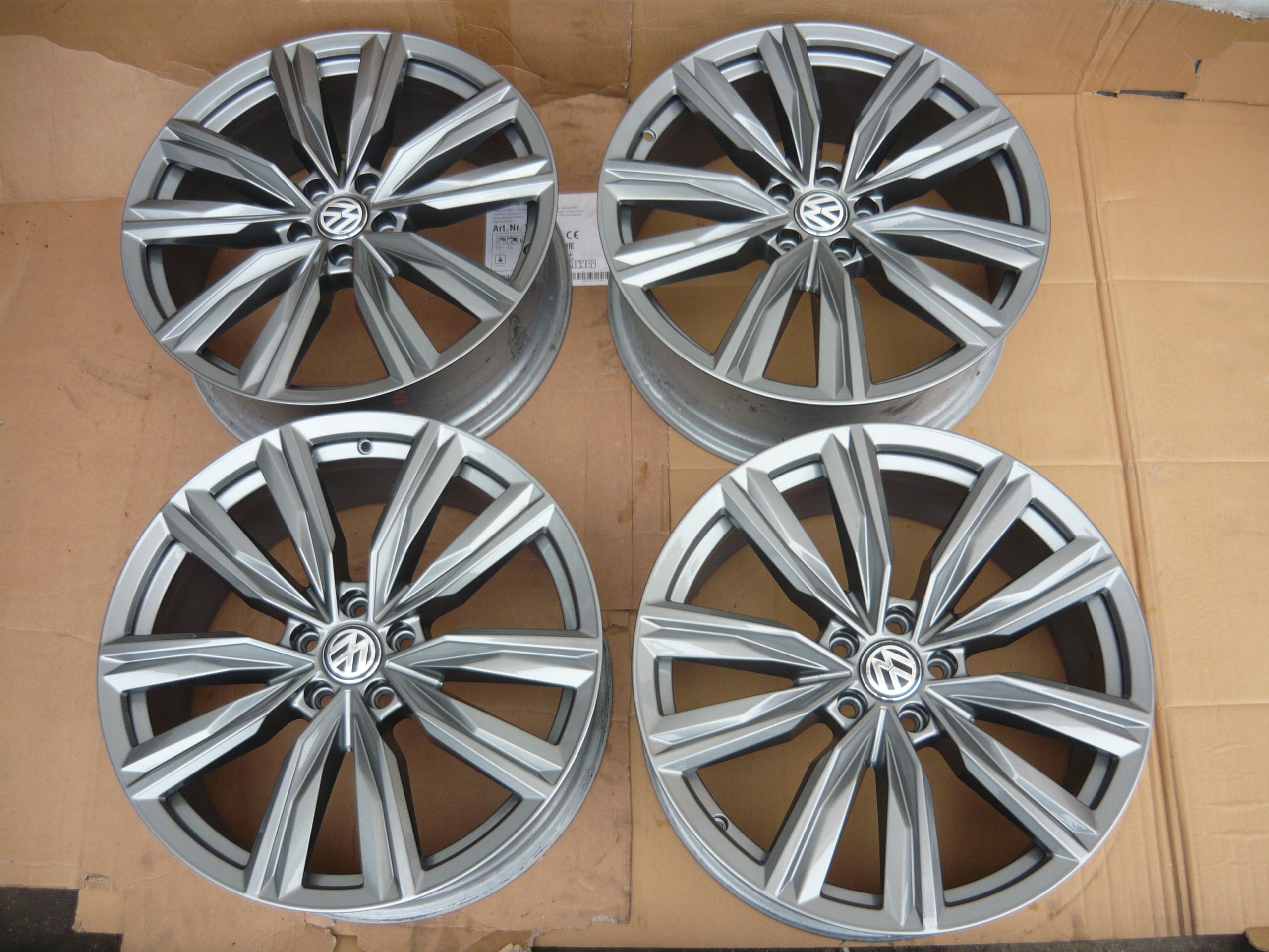 Alu Felge Volkswagen Tiguan T4 20 Zoll 8.0J 5x112 41ET 5NA601025J