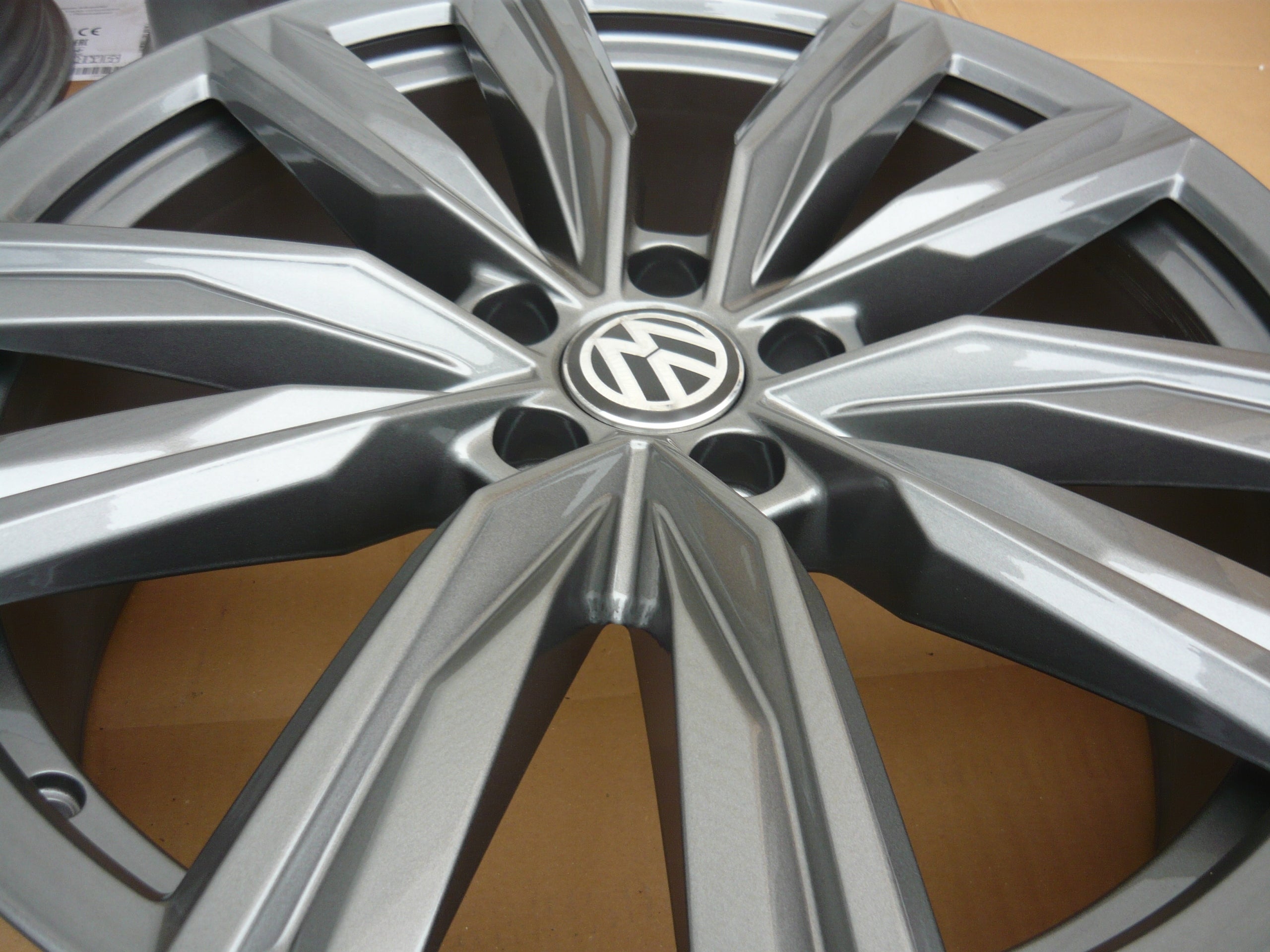 Alu Felge Volkswagen Tiguan T4 20 Zoll 8.0J 5x112 41ET 5NA601025J