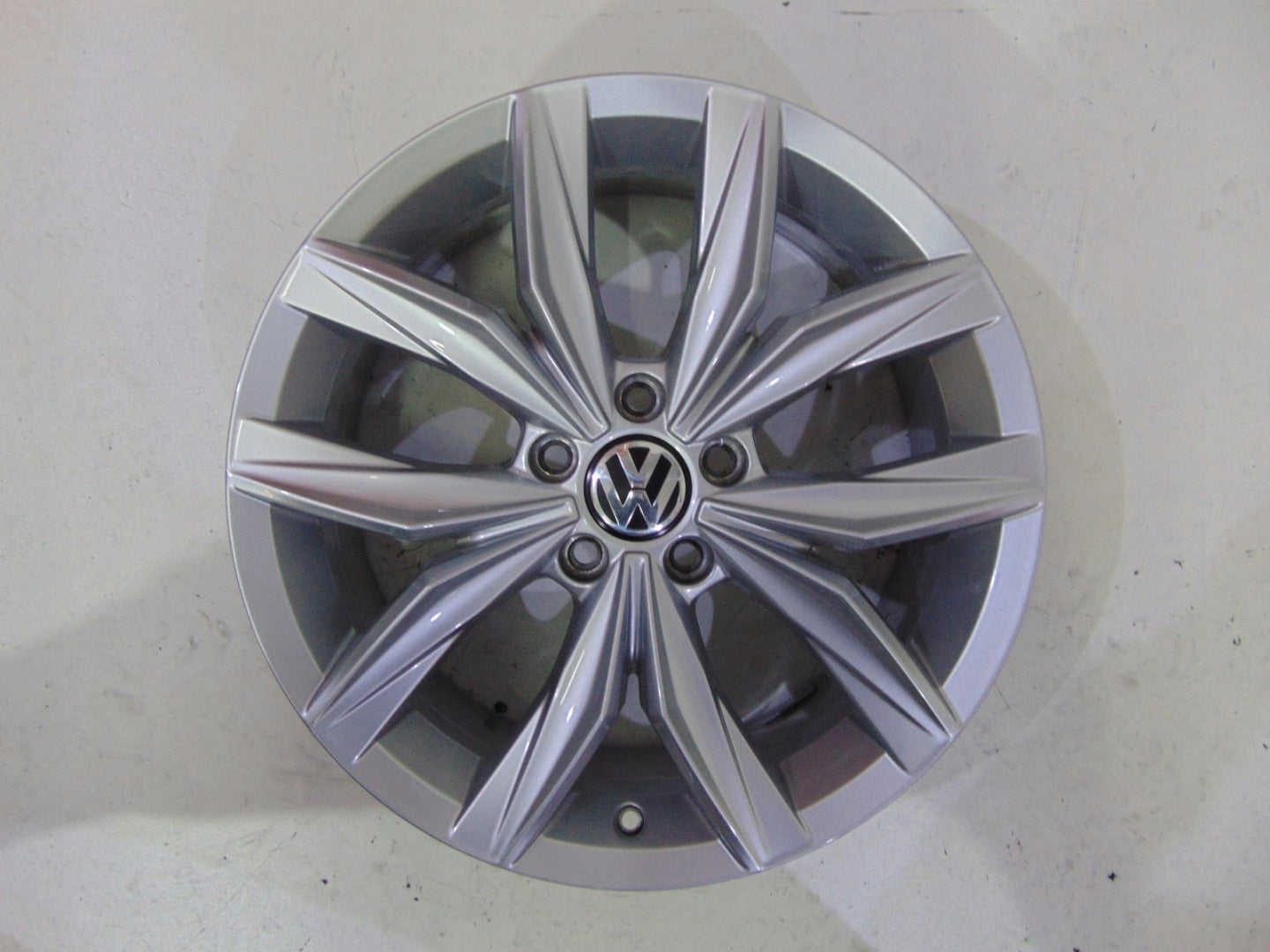 Alu Felge Volkswagen Tiguan T4 19 Zoll 7.0J 5x112 43ET 5NA601025B