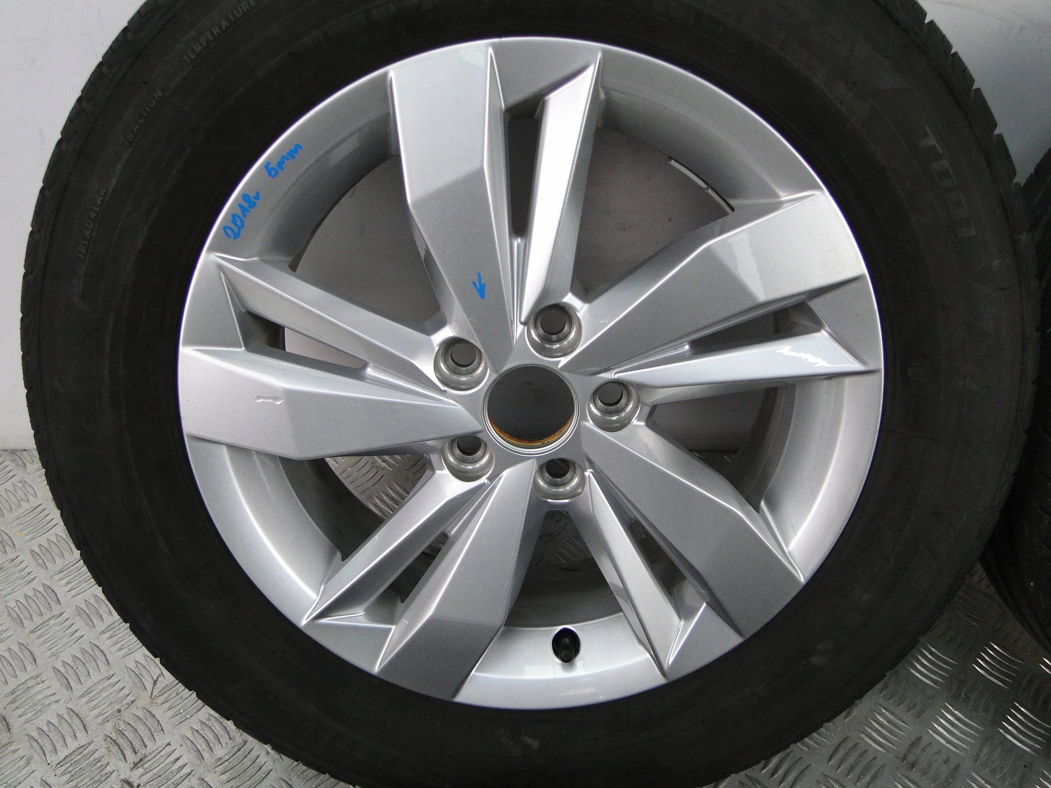 Alu Felge Volkswagen T4 Aluminum rim 15 Zoll 5.5J 5x100 40ET 2G0601025AD