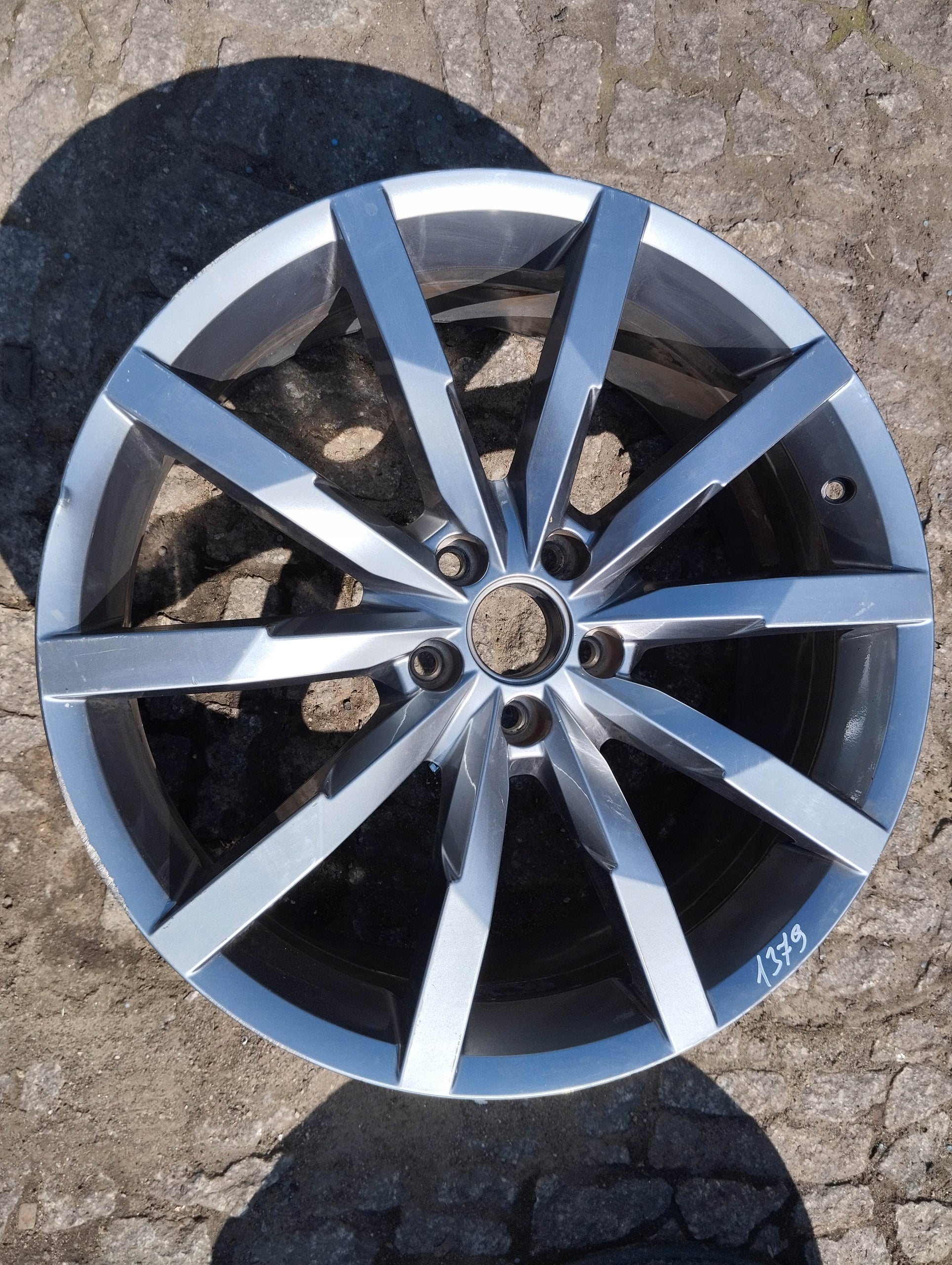 1x Alu Felge Volkswagen T4 Aluminum rim 20 Zoll 8.0J 5x112 48ET 5C0601025AT