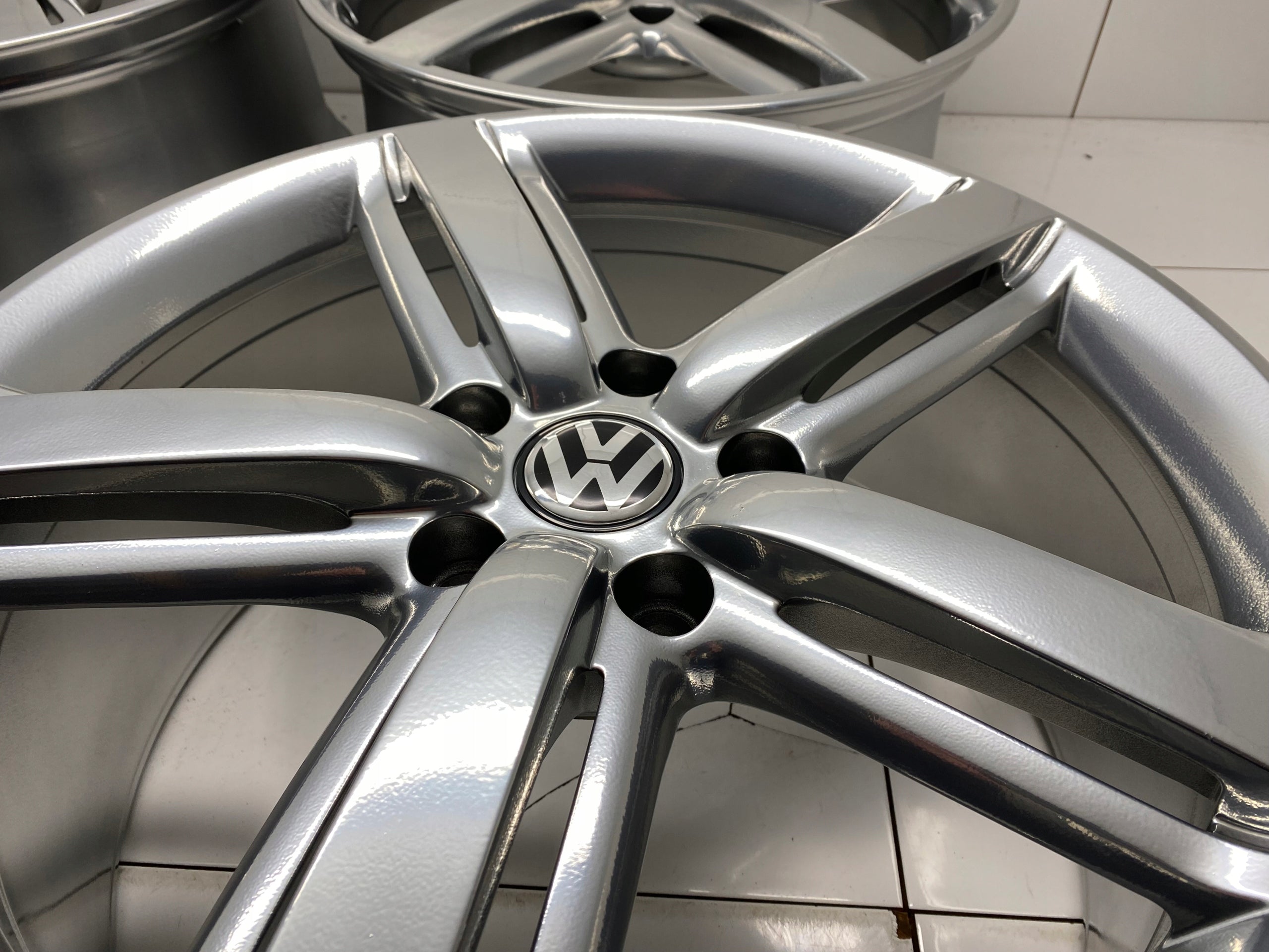 Alu Felge Volkswagen Touareg T5 20 Zoll 9.0J 5x112 57ET 7P6601025AH