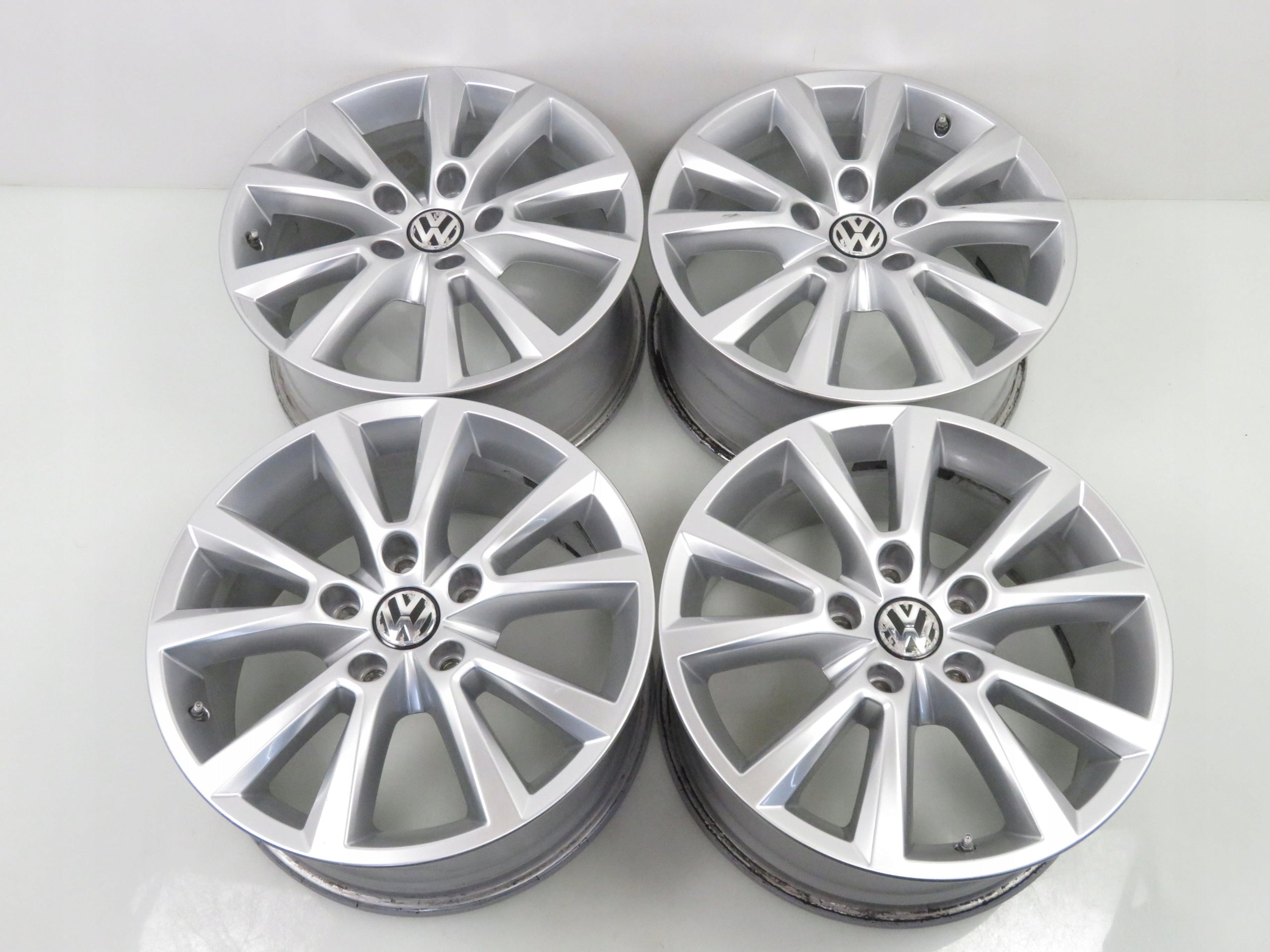 Alu Felge Volkswagen Touareg T5 18 Zoll 8.0J 5x130 53ET 7P6601025C