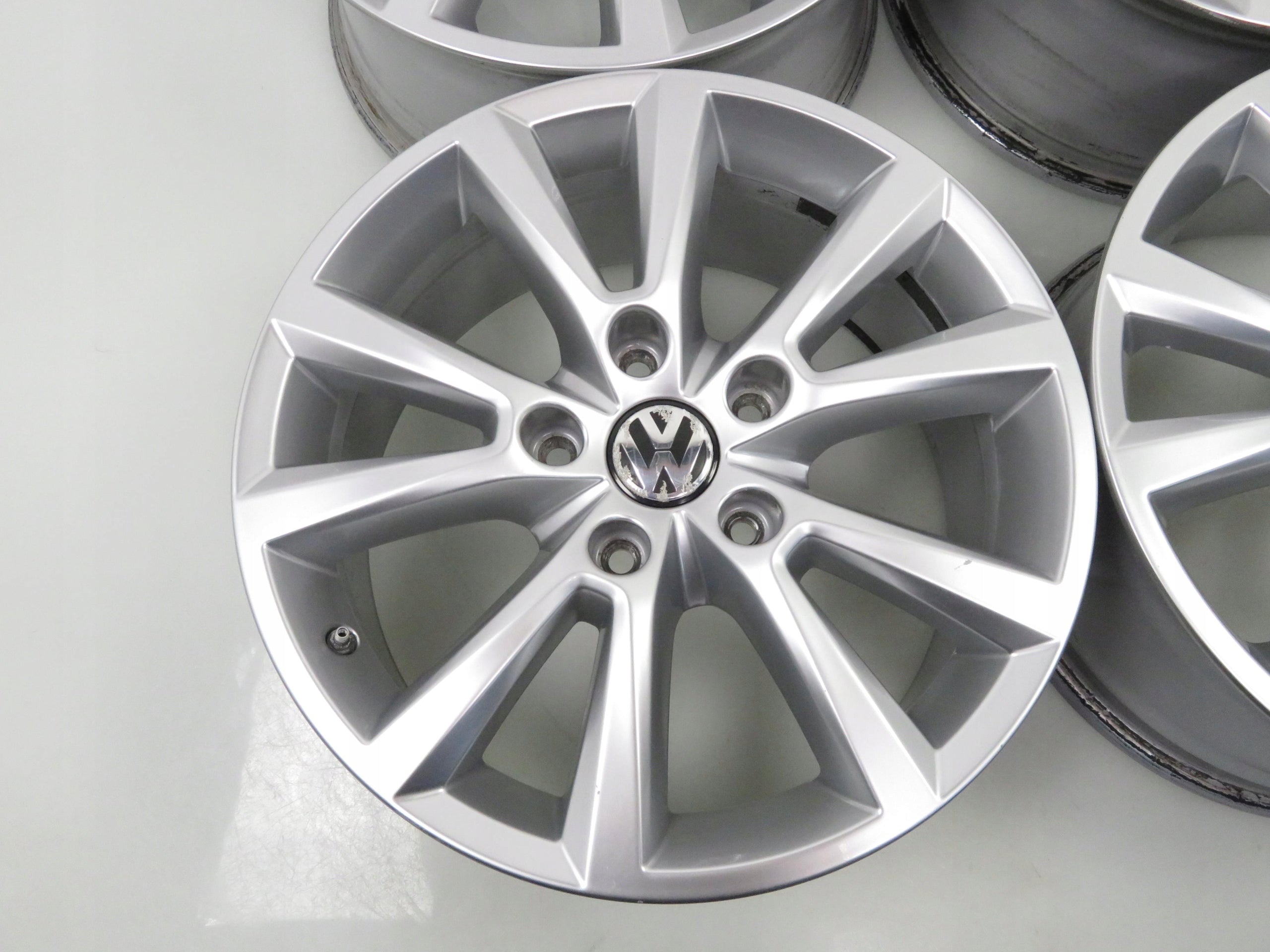 Alu Felge Volkswagen Touareg T5 18 Zoll 8.0J 5x130 53ET 7P6601025C