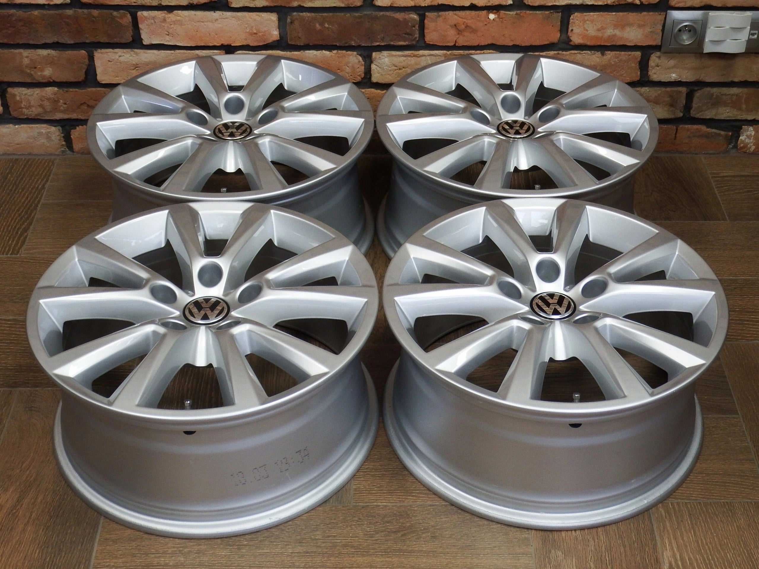 Alu Felge Volkswagen Touareg T5 Aluminum rim 18 Zoll 8.0J 5x130 53ET