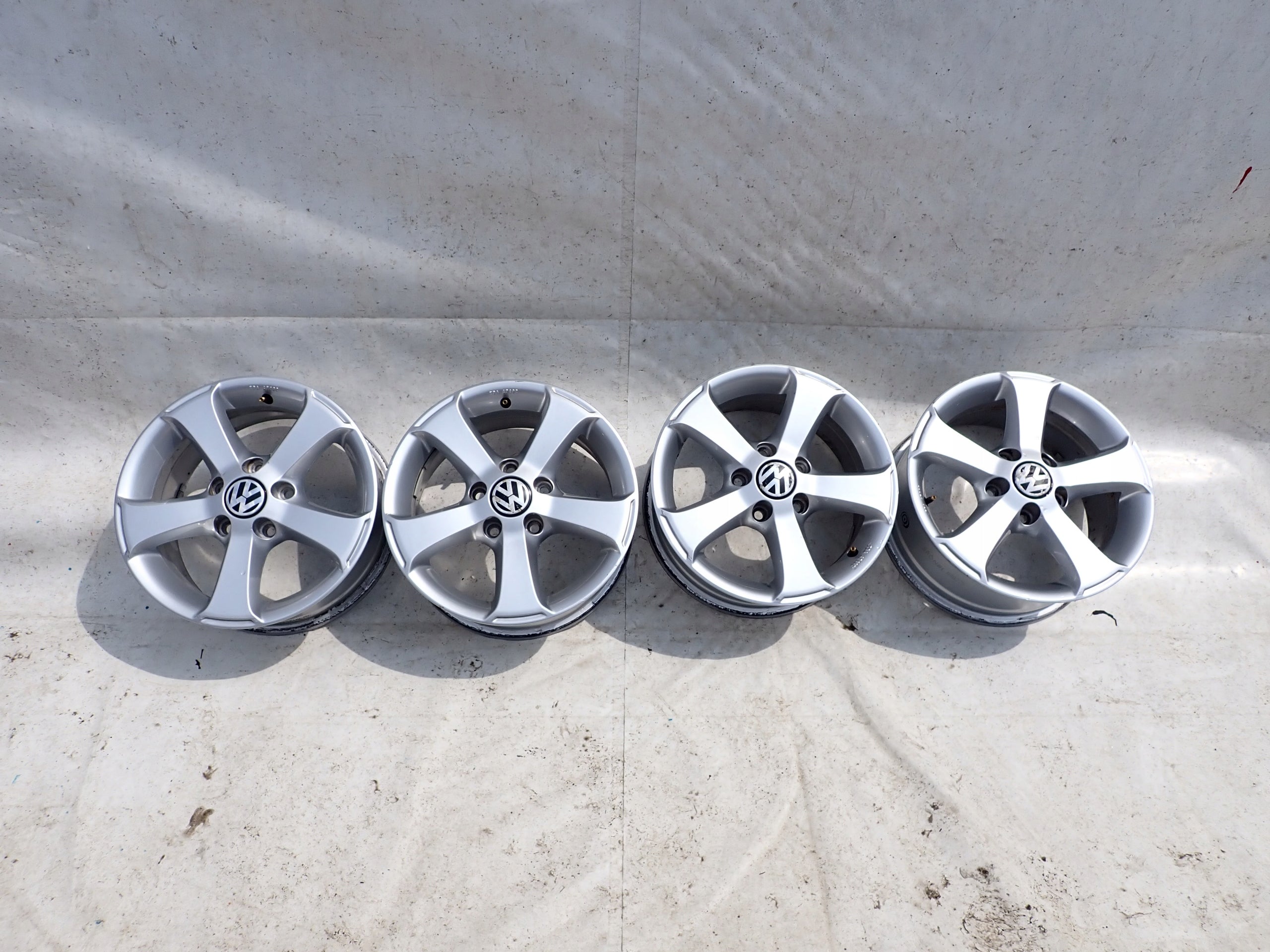  Alu rim Volkswagen T5 Touran Aluminum rim 15 inch 6.5J 50ET 1T1071495A  product image