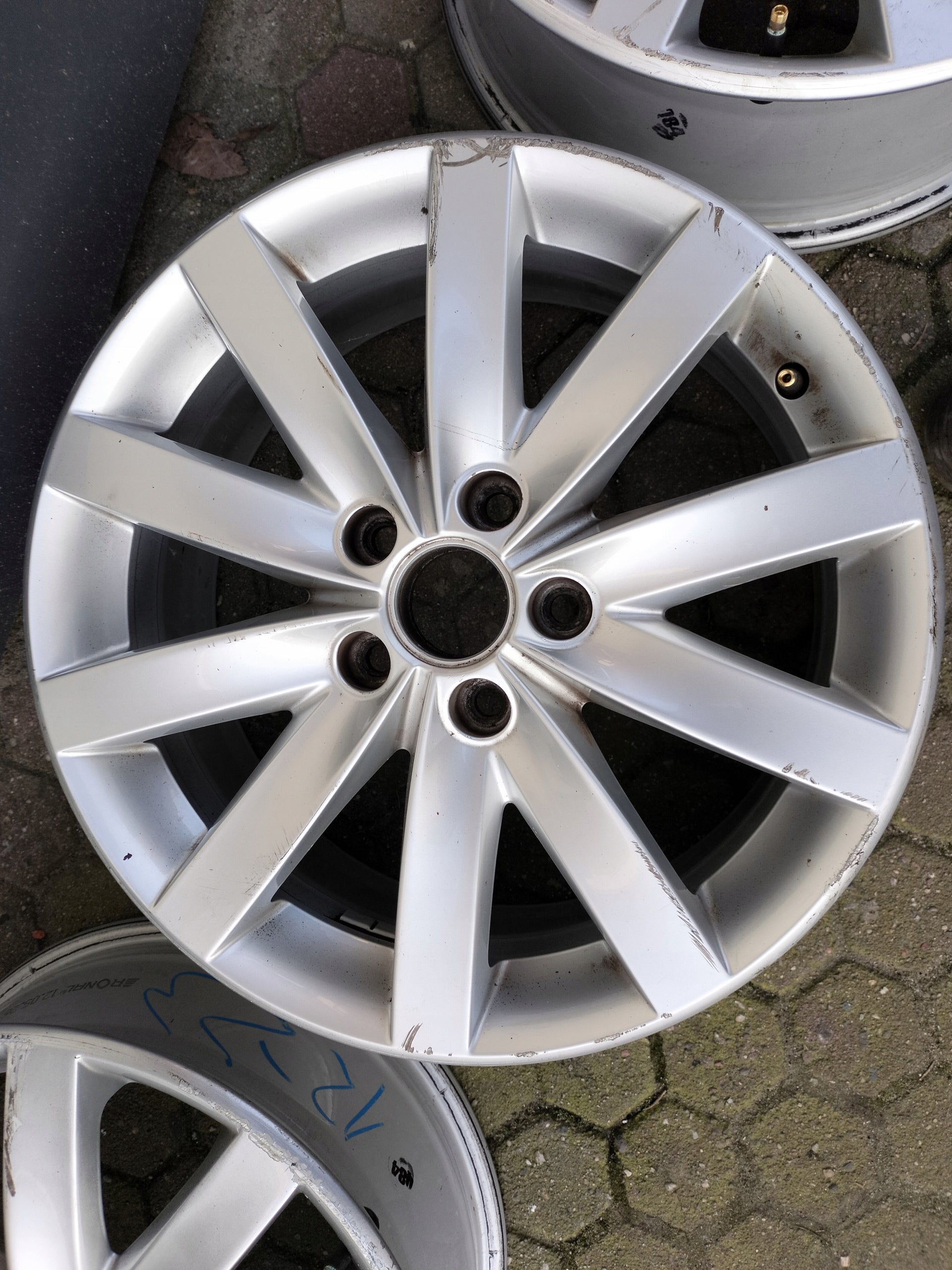 Alu Felge Volkswagen T5 Aluminum rim 17 Zoll 7.0J 5x112 54ET 5K0601025F