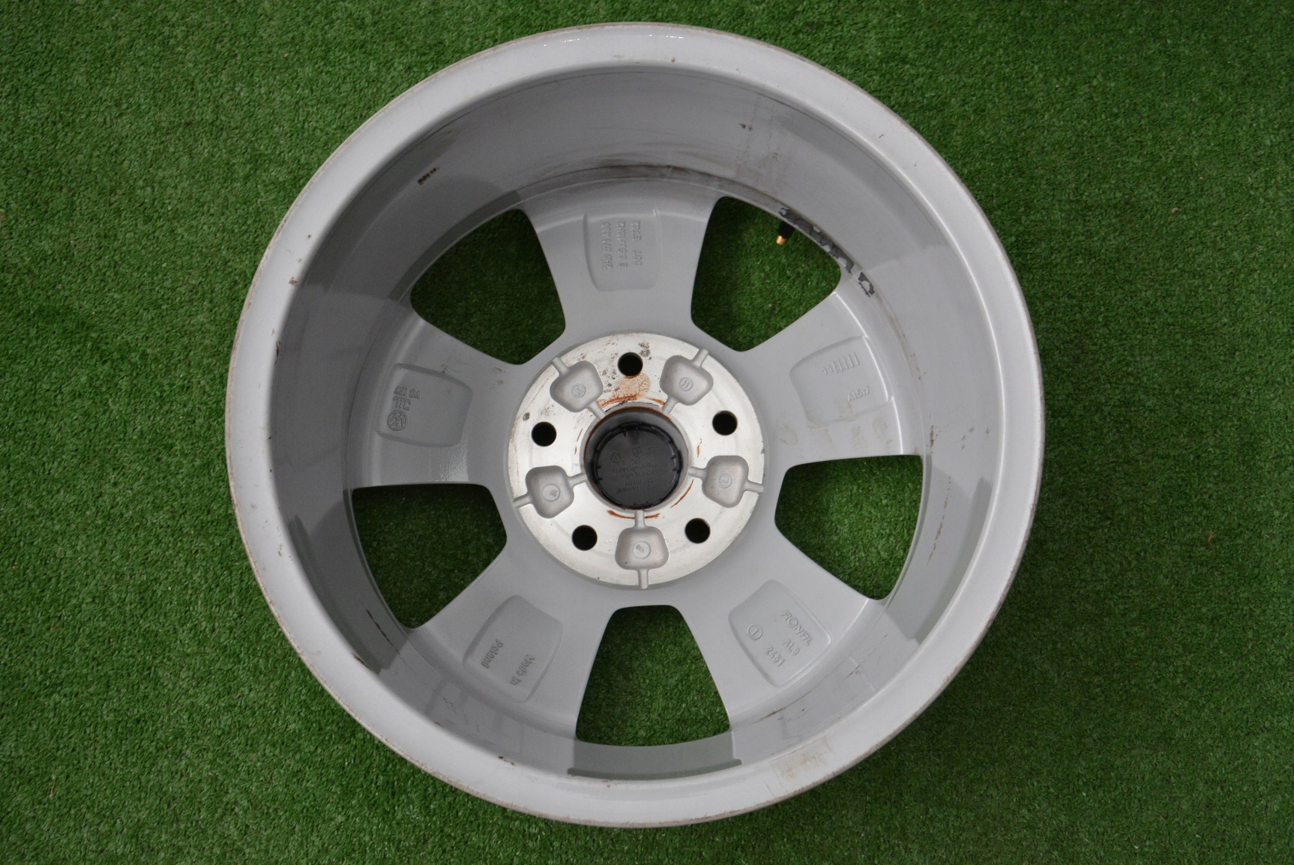 Alu Felge Volkswagen T6 Aluminum rim 16 Zoll 6.5J 5x120 62ET 2H0071486