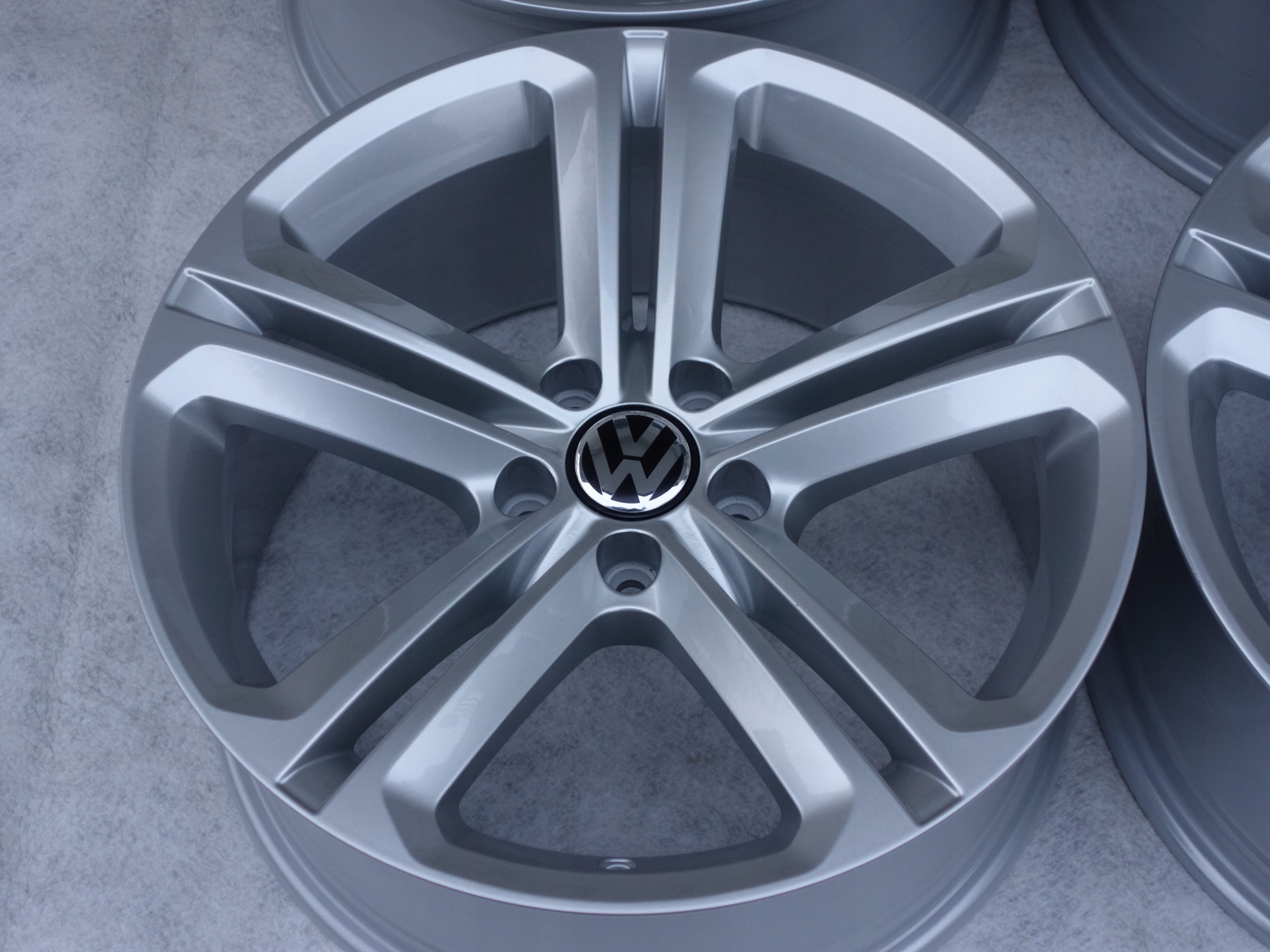  Alu Felge Volkswagen Tiguan Aluminum rim 18 Zoll 8.0J 5x112 30ET 5N0601025AN product image