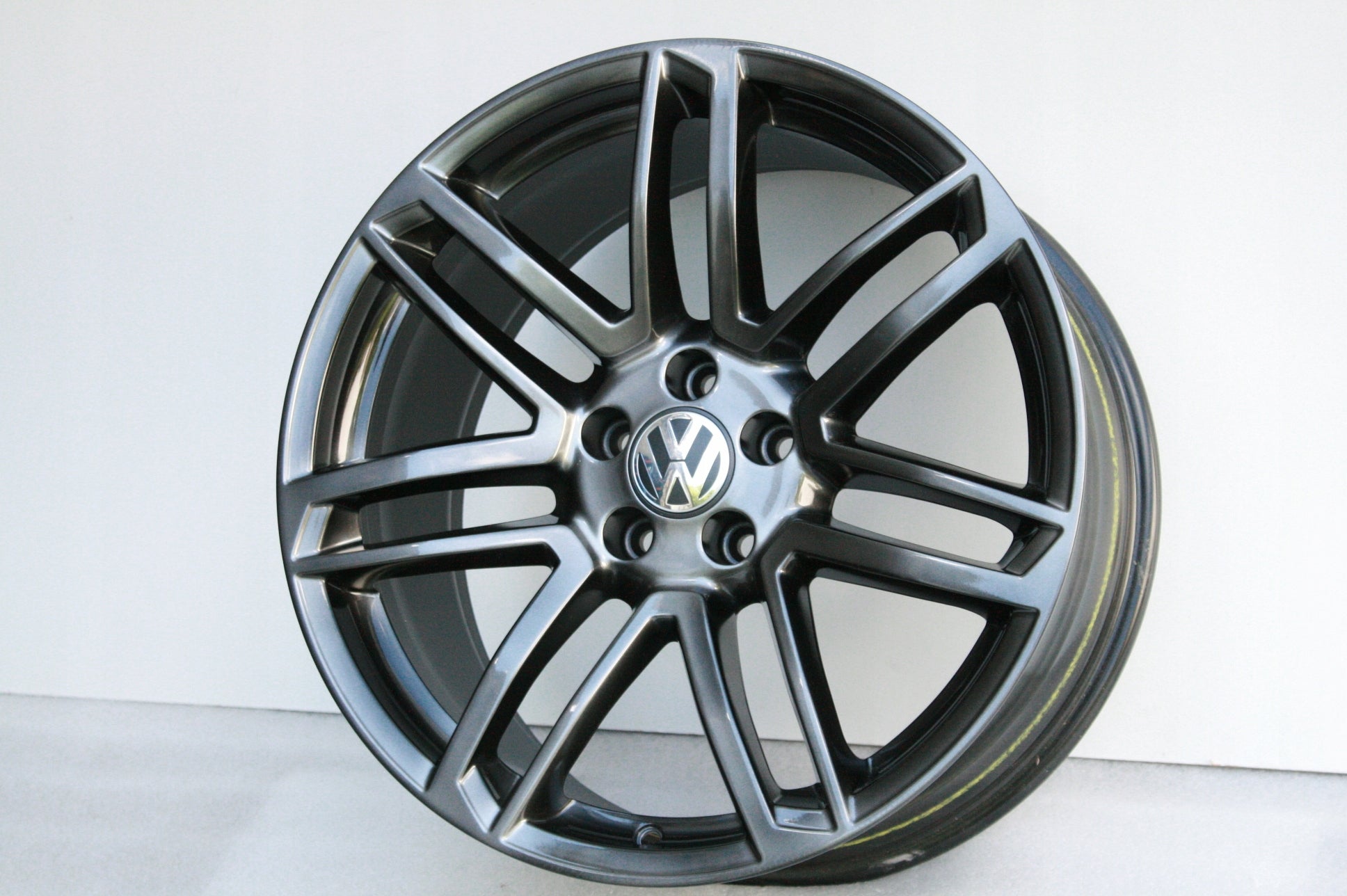 Alu Felge Volkswagen Touareg Tiguan 19 Zoll 9.0J 5x112 33ET 8T0601025DB