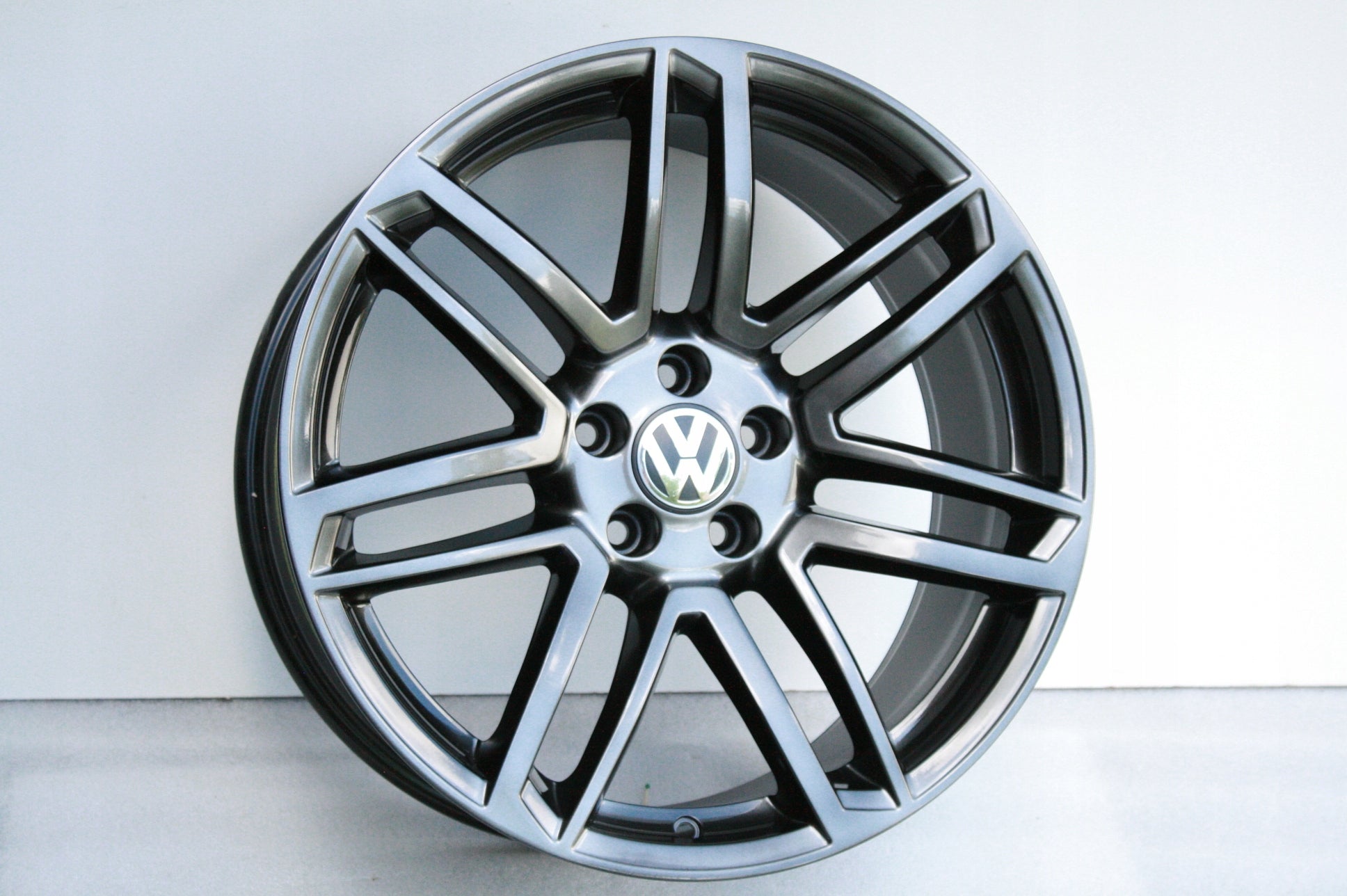 Alu Felge Volkswagen Touareg Tiguan 19 Zoll 9.0J 5x112 33ET 8T0601025DB