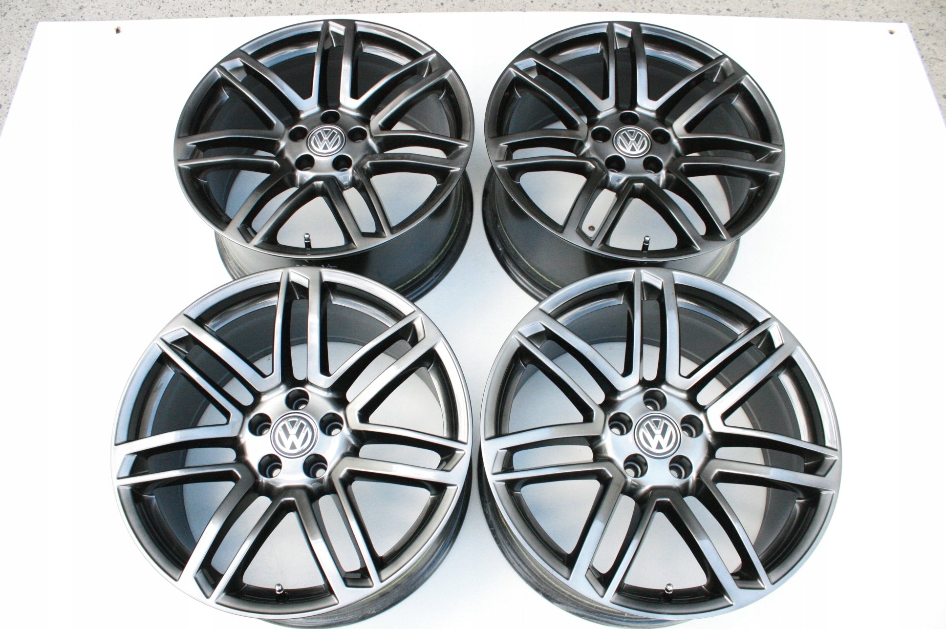 Alu Felge Volkswagen Touareg Tiguan 19 Zoll 9.0J 5x112 33ET 8T0601025DB