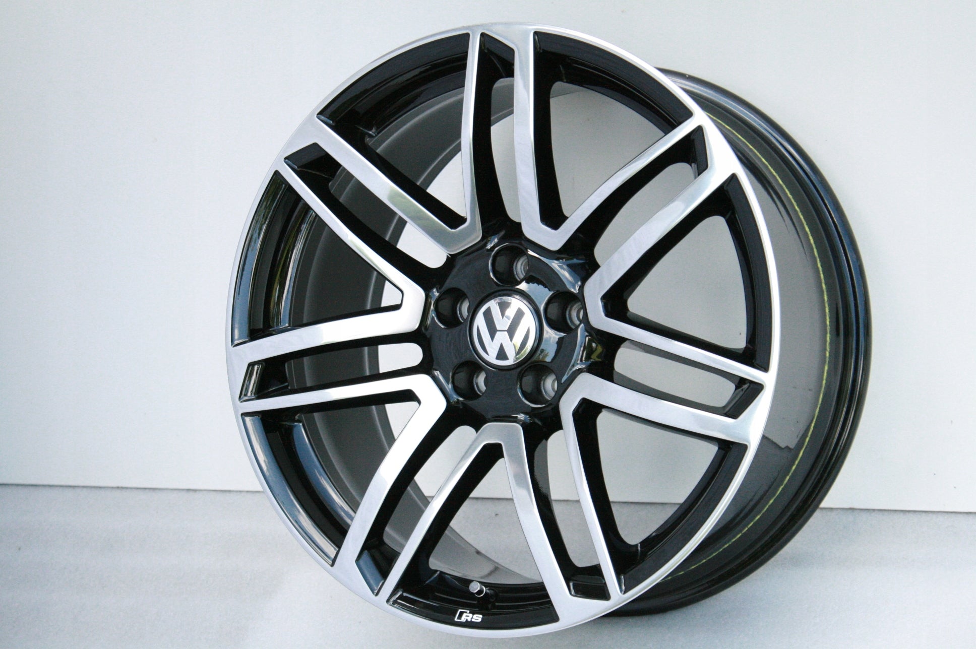 Alu Felge Volkswagen Touareg Tiguan 19 Zoll 9.0J 5x112 33ET 8T0601025DB