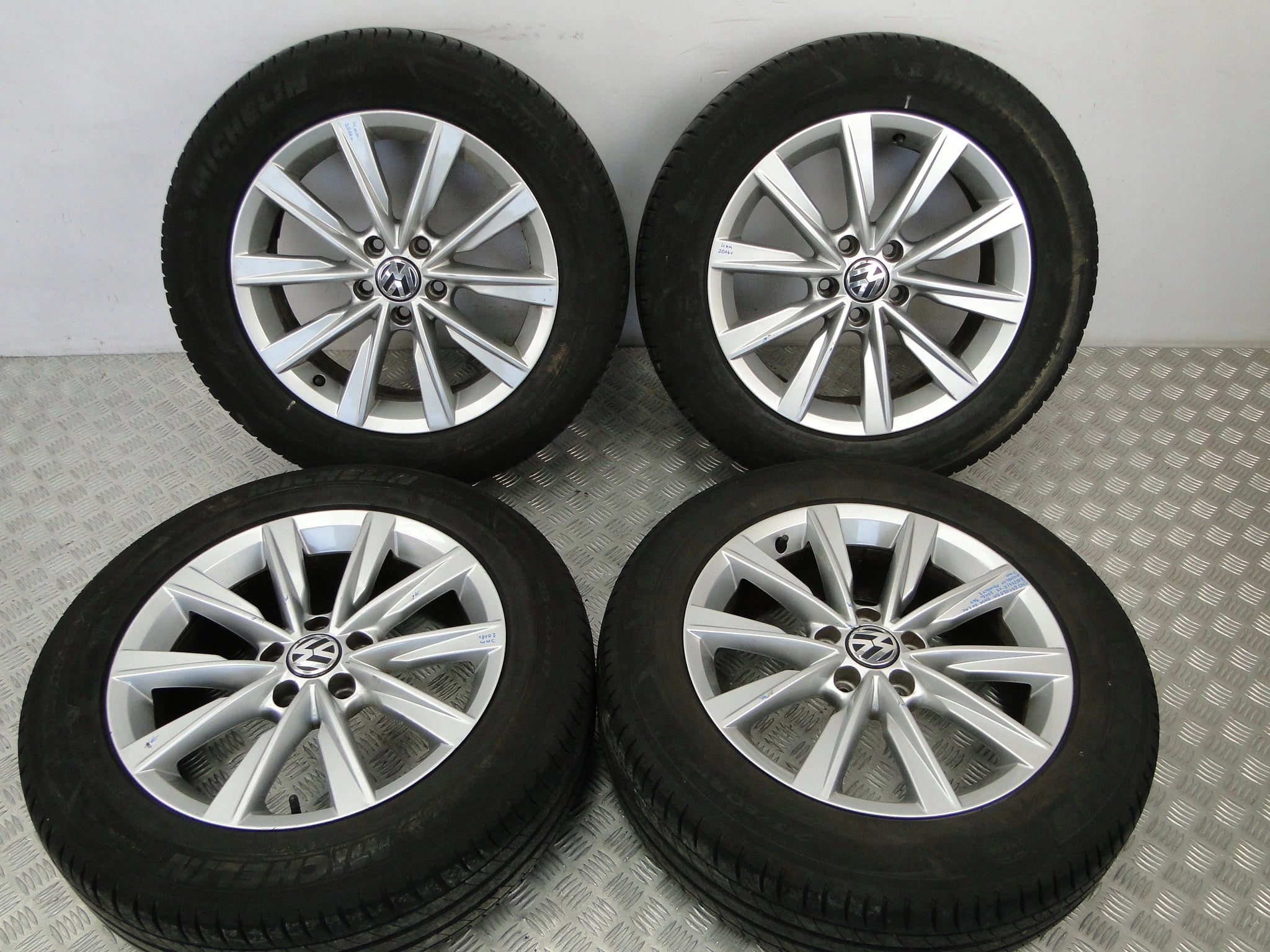 Alu Felge Volkswagen Tiguan Aluminum rim 17 Zoll 6.5J 5x112 33ET 5N0601025AM