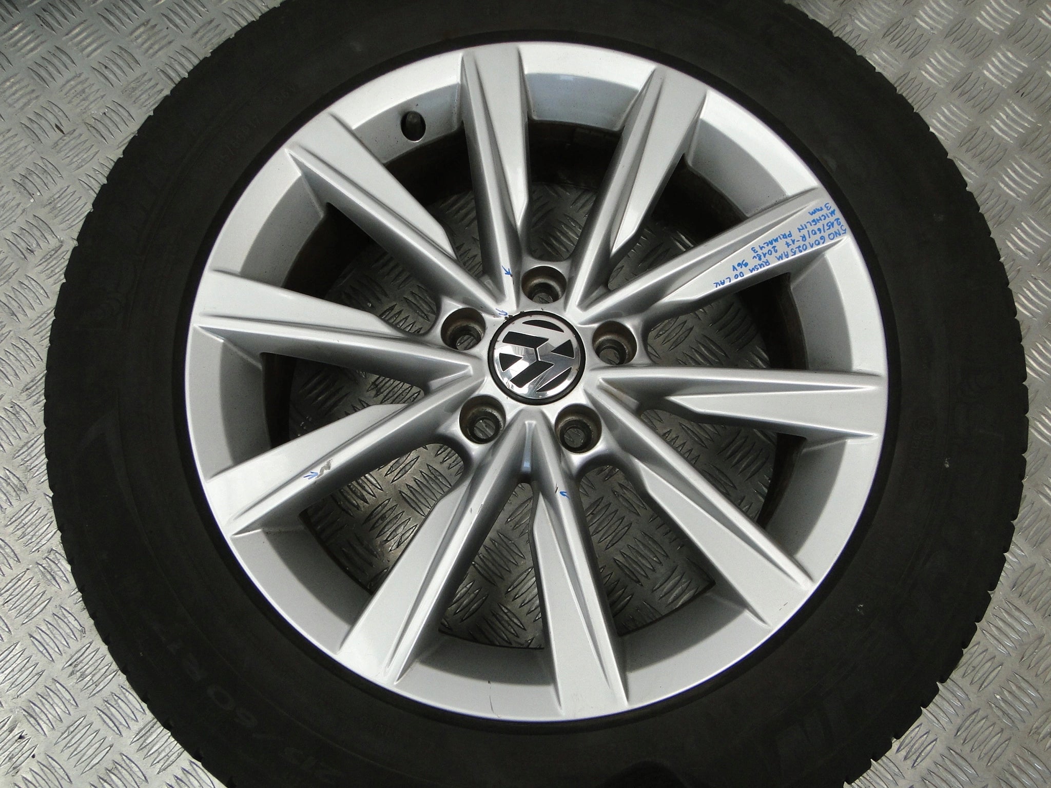 Alu Felge Volkswagen Tiguan Aluminum rim 17 Zoll 6.5J 5x112 33ET 5N0601025AM