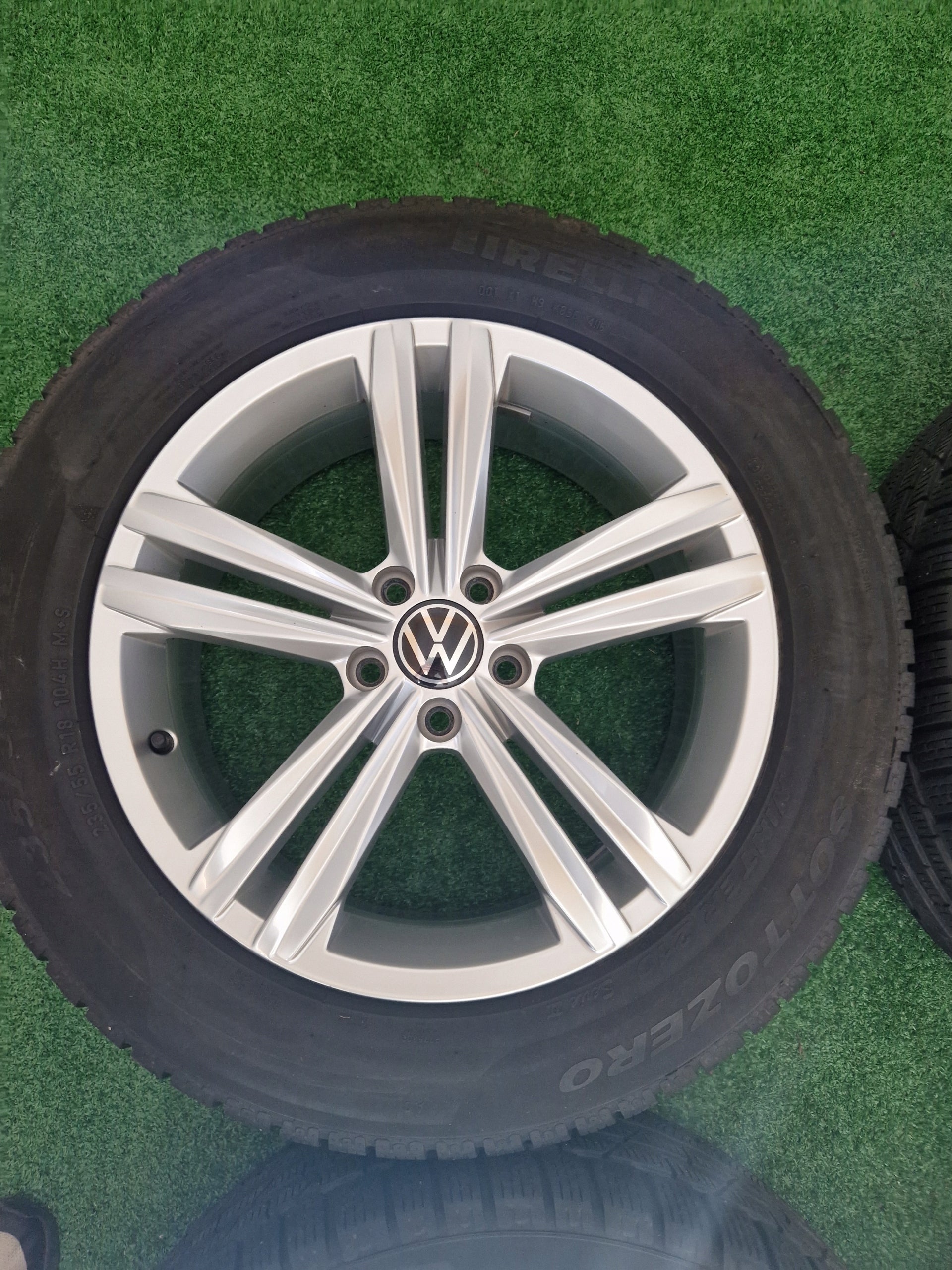 Alu Felge Volkswagen Tiguan Aluminum rim 18 Zoll 7.0J 5x112 43ET 5NA601025M