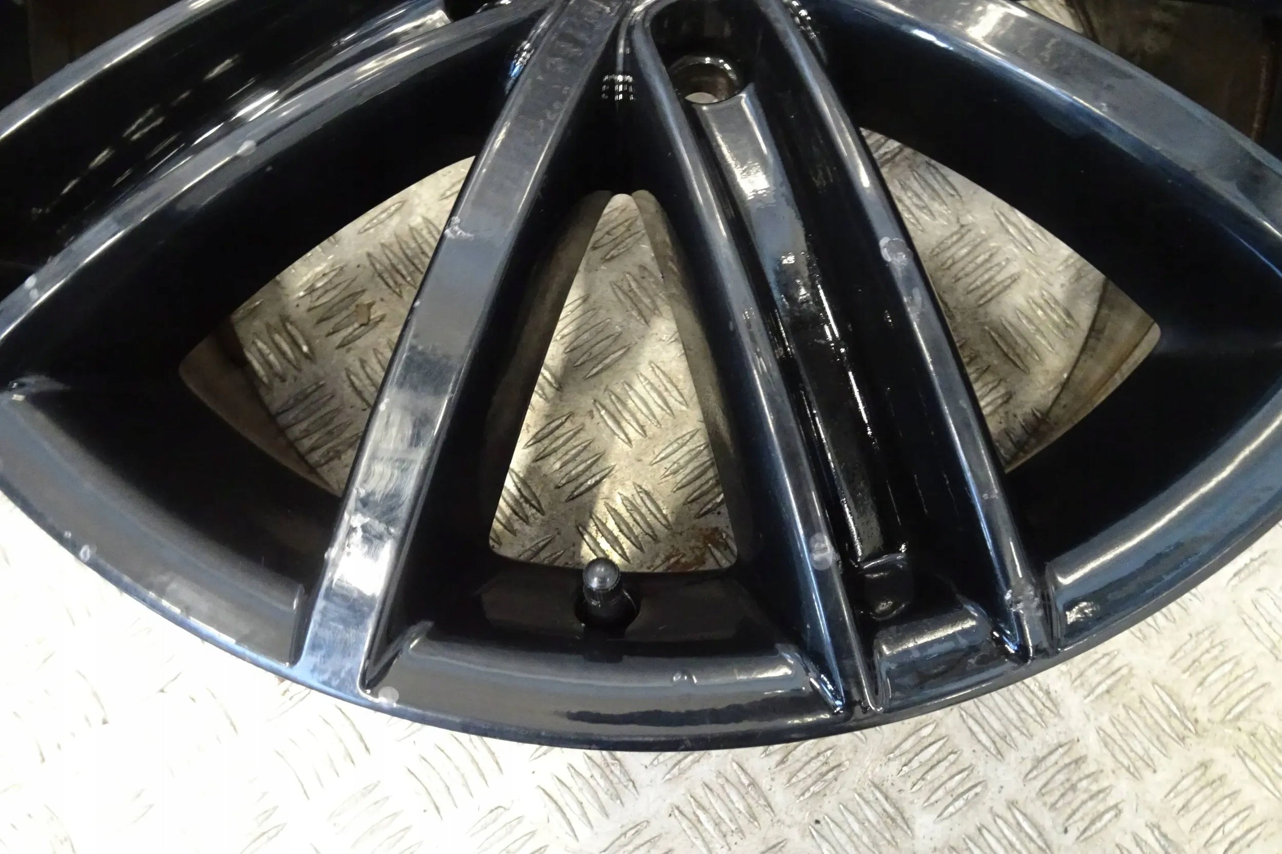 Alu Felge Volkswagen Tiguan Aluminum rim 18 Zoll 7.0J 5x112 5N0601025D