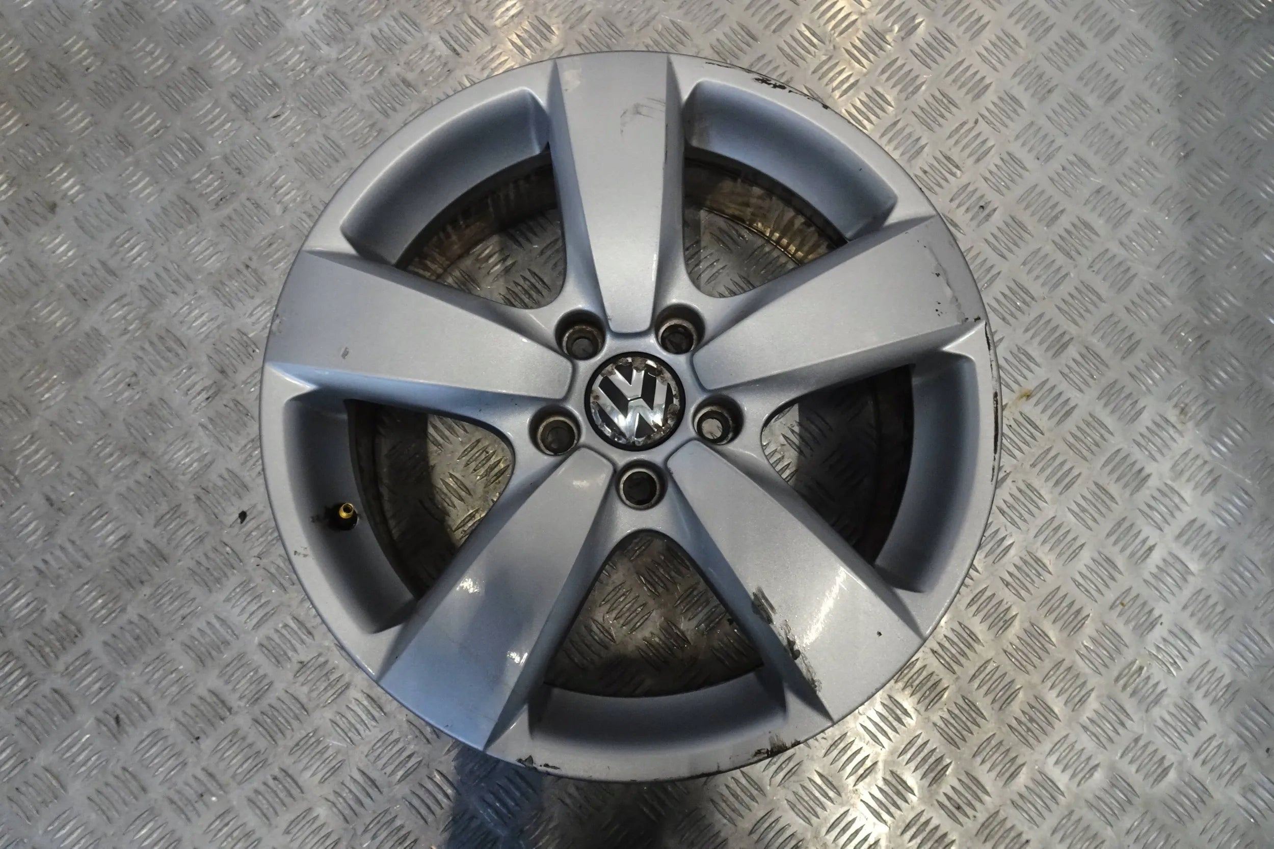 Alu Felge Volkswagen Tiguan Aluminum rim 17 Zoll 7.0J 5x112 43ET 5N0601025C