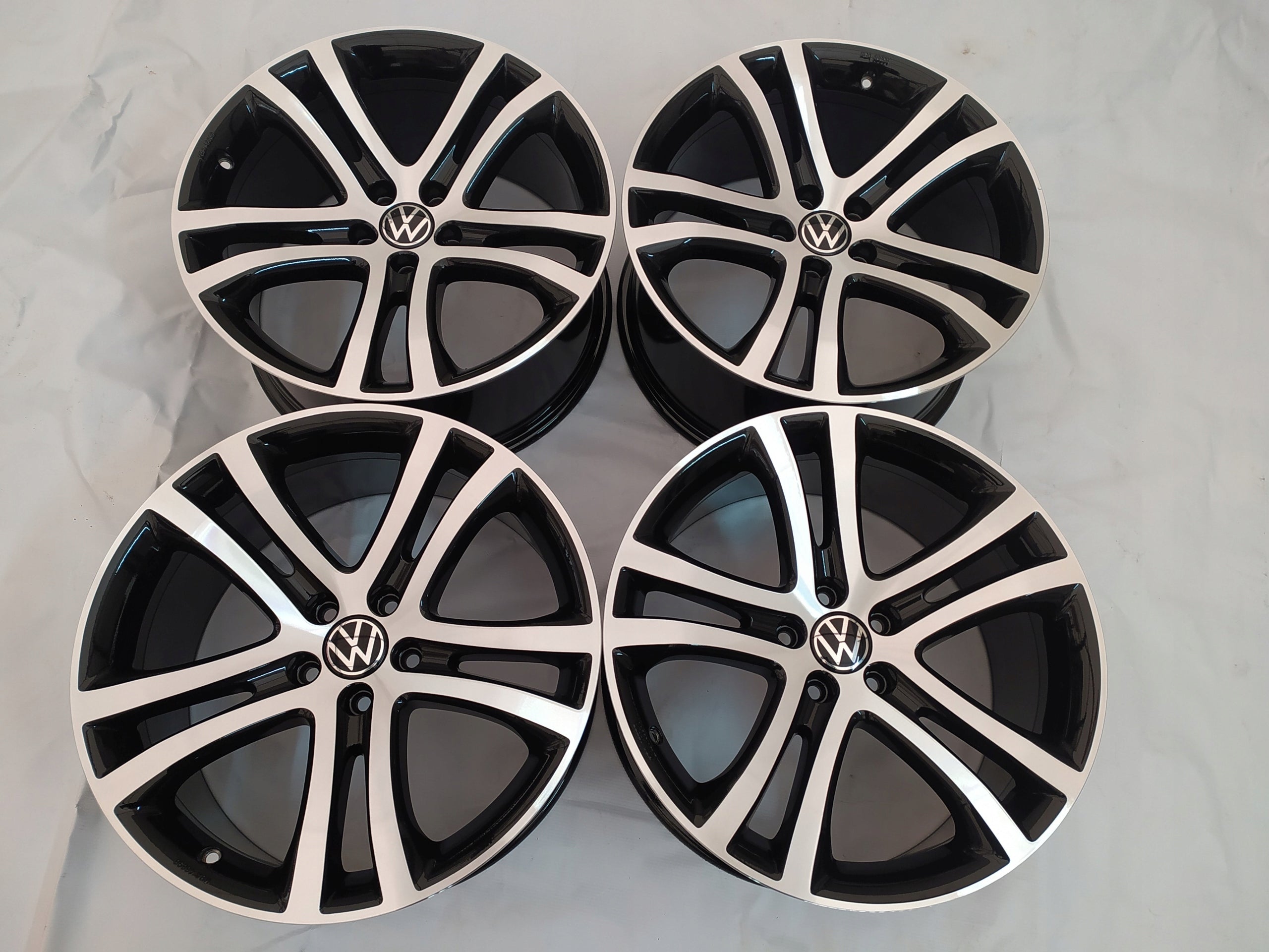  Alu rim Volkswagen Tiguan Aluminum rim 19 inch 9.0J 5x112 33ET 5N0601025G  product image