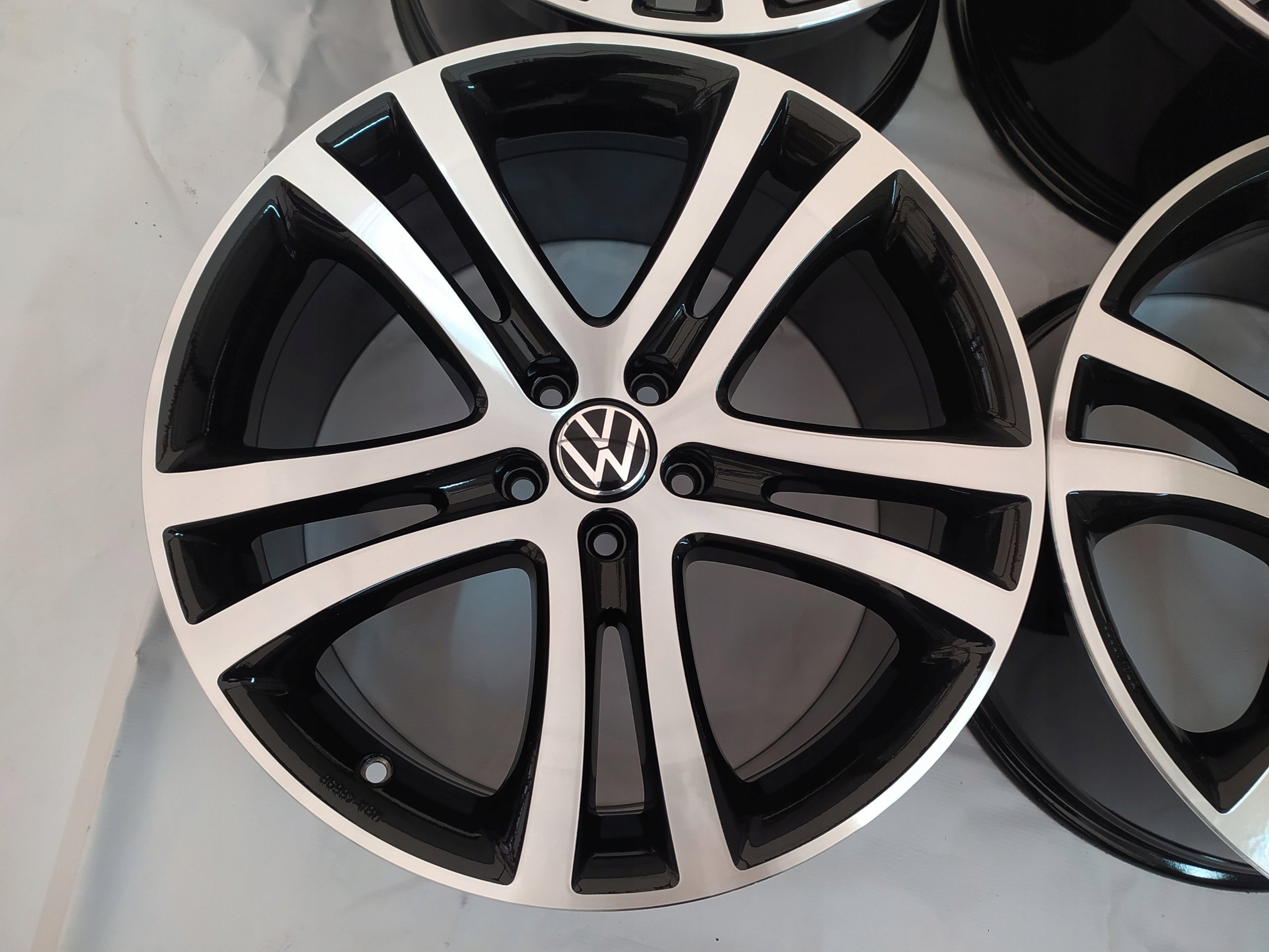 Alu Felge Volkswagen Tiguan Aluminum rim 19 Zoll 9.0J 5x112 33ET 5N0601025G