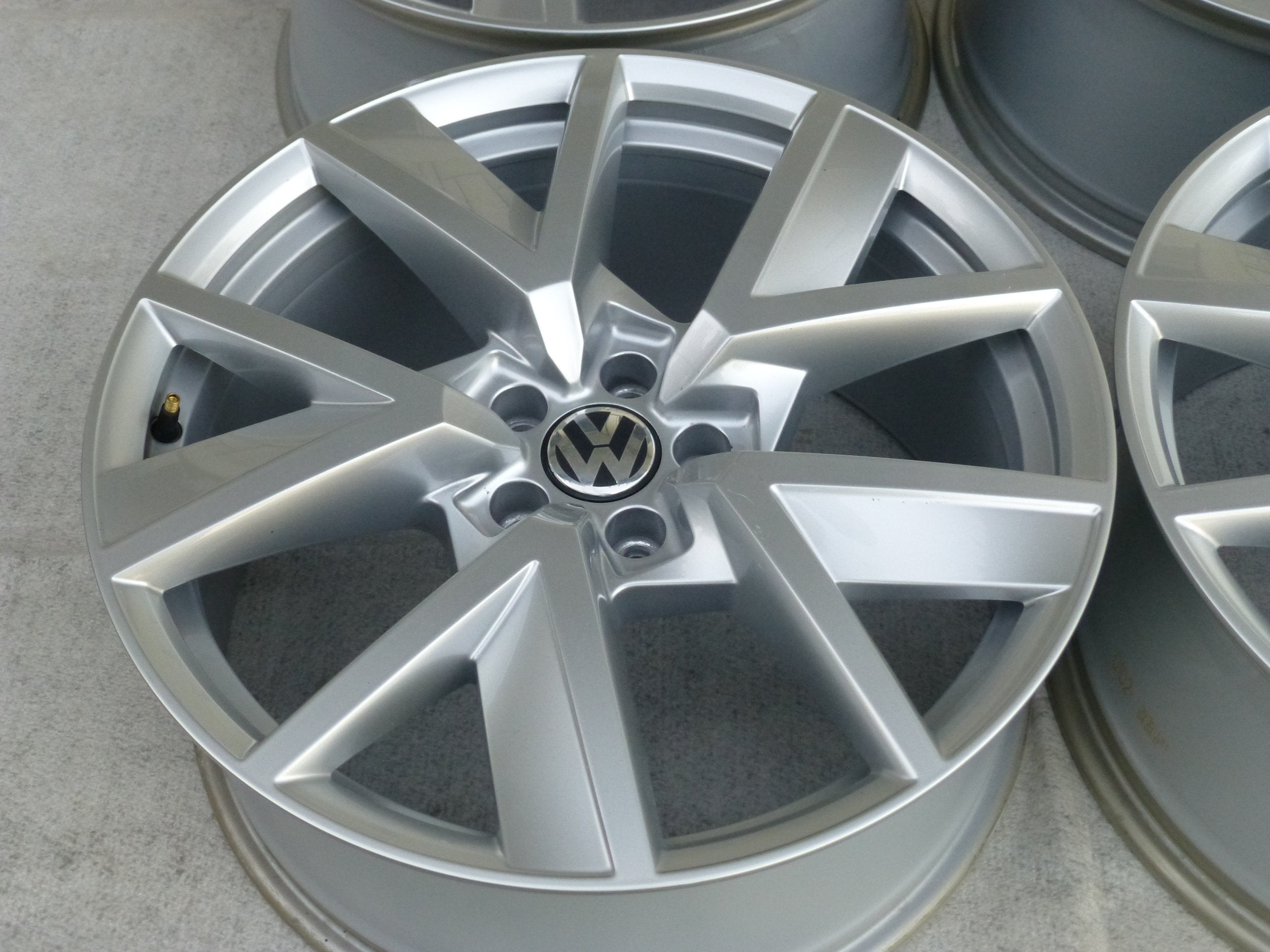 Alu Felge Volkswagen Touareg Aluminum rim 20 Zoll 9.0J 5x112