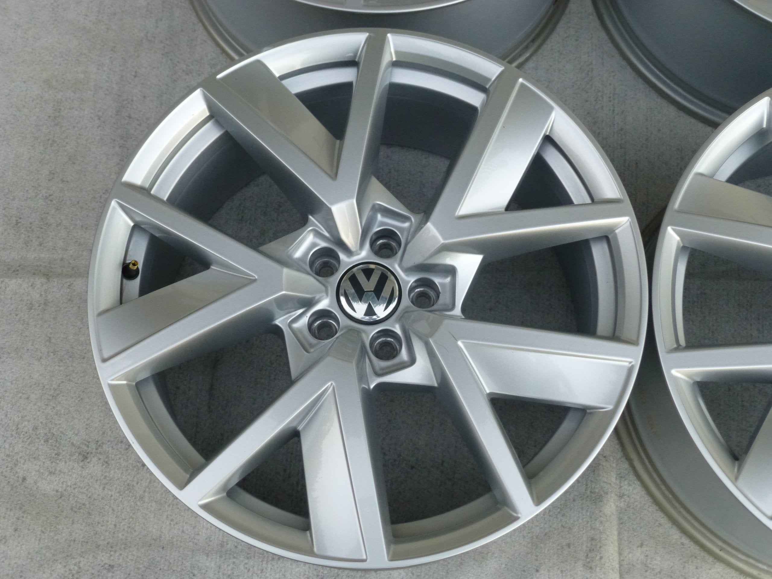 Alu Felge Volkswagen Touareg Aluminum rim 20 Zoll 9.0J 5x112