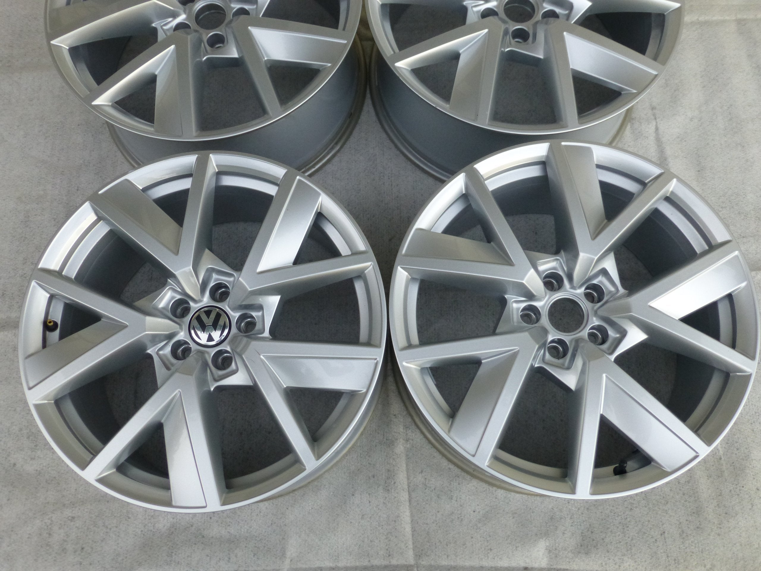 Alu Felge Volkswagen Touareg Aluminum rim 20 Zoll 9.0J 5x112