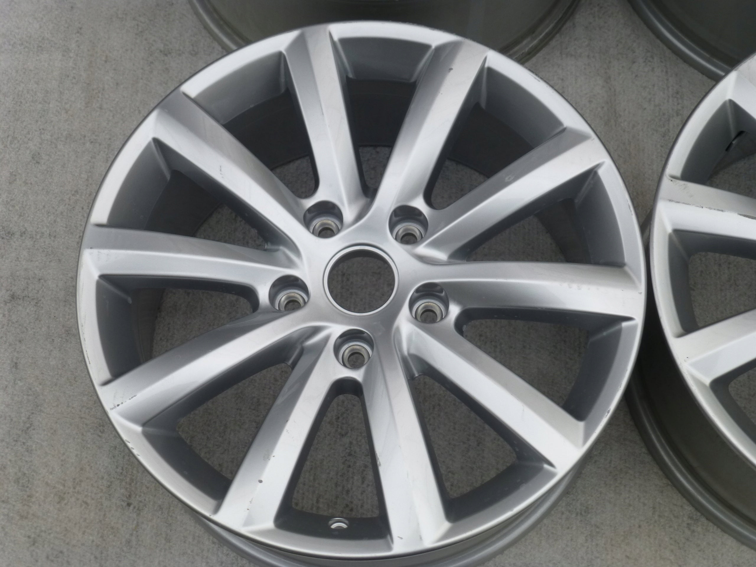 Alu Felge Volkswagen Touareg Aluminum rim 18 Zoll 8.0J 5x130