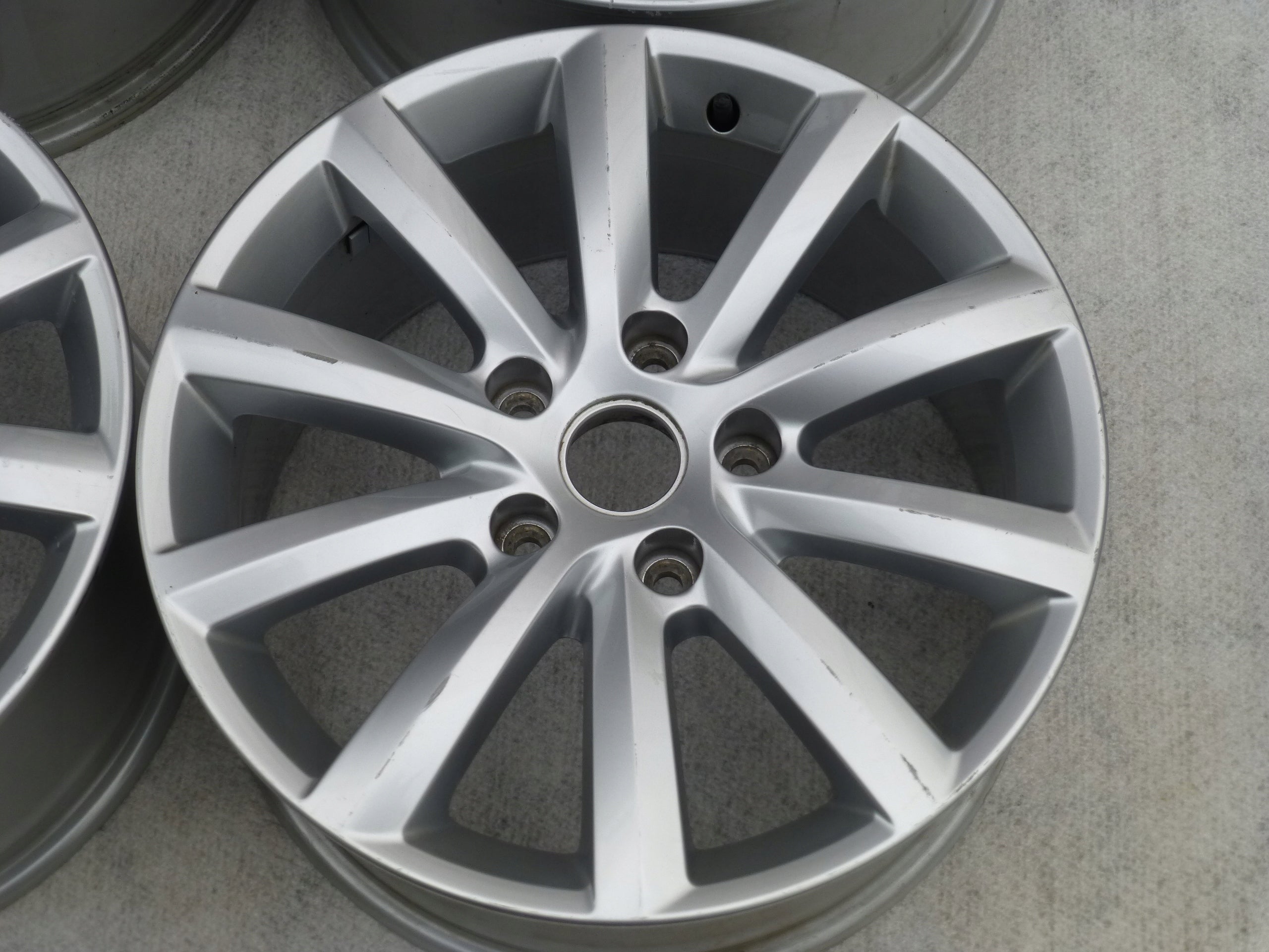 Alu Felge Volkswagen Touareg Aluminum rim 18 Zoll 8.0J 5x130