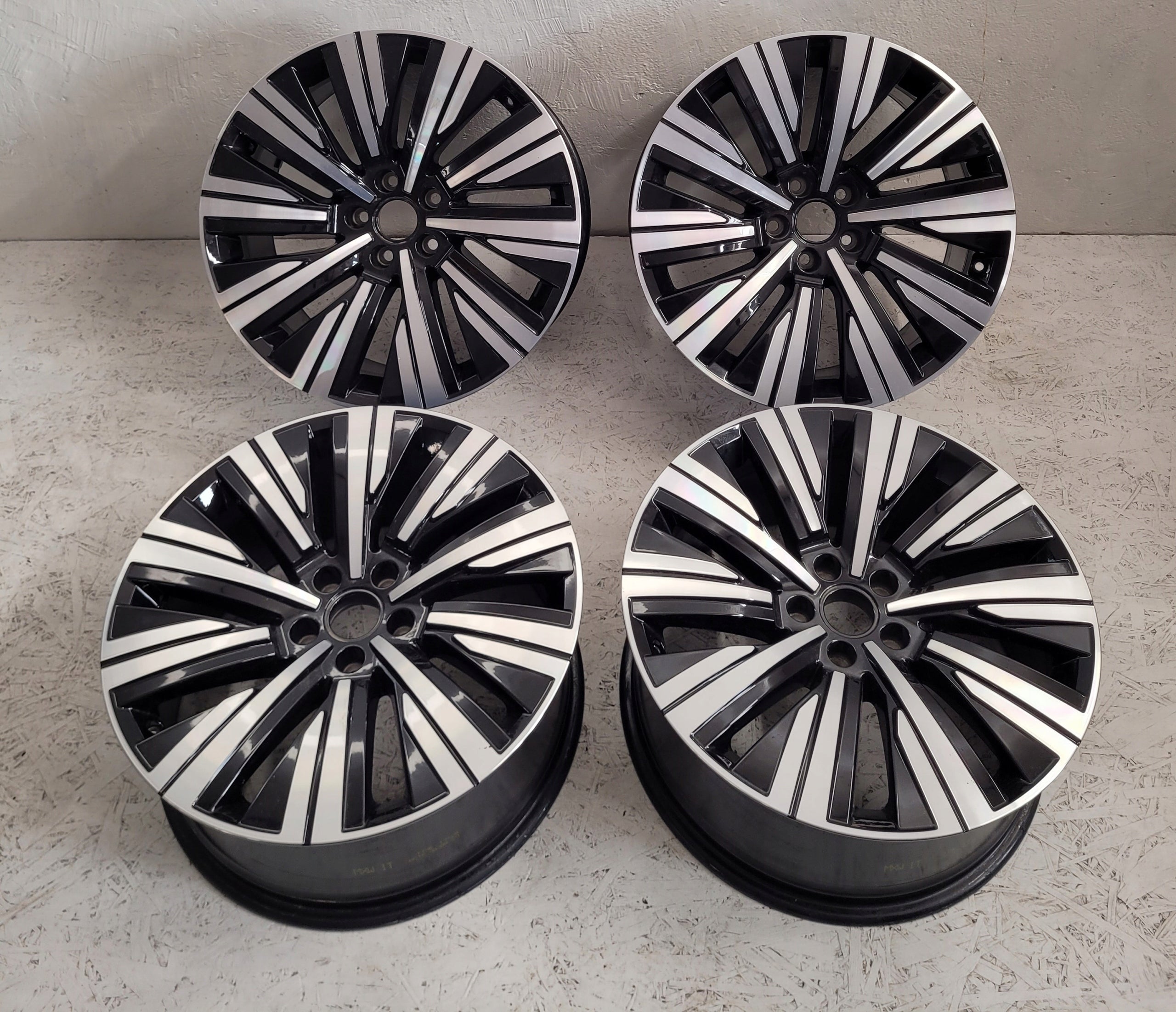 Alu Felge Volkswagen Touareg Aluminum rim 19 Zoll 8.5J 5x112 28ET 760601025N