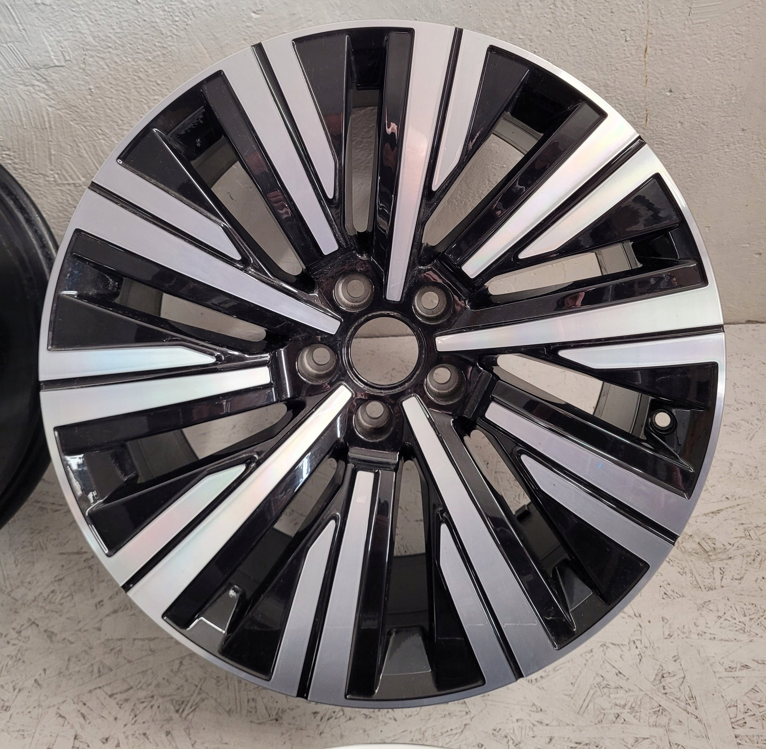 Alu Felge Volkswagen Touareg Aluminum rim 19 Zoll 8.5J 5x112 28ET 760601025N