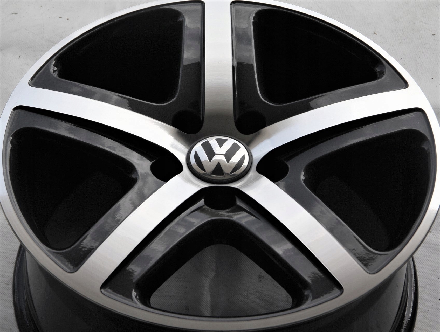  Alu rim Volkswagen Touareg Aluminum rim 19 inch 9.0J 5x130 60ET 7L6601025D  product image