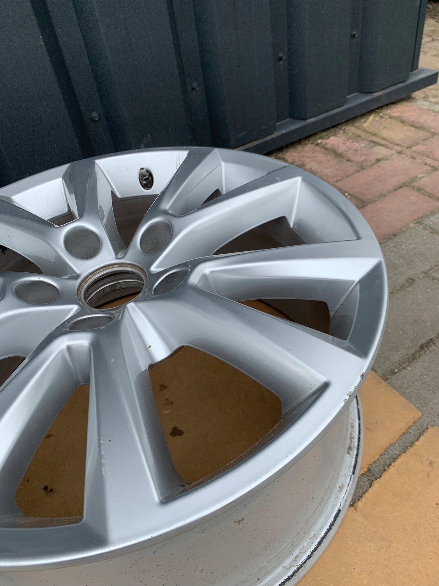 Alu Felge Volkswagen Touareg Aluminum rim 18 Zoll 8.0J 5x112 53ET 7P6601025C