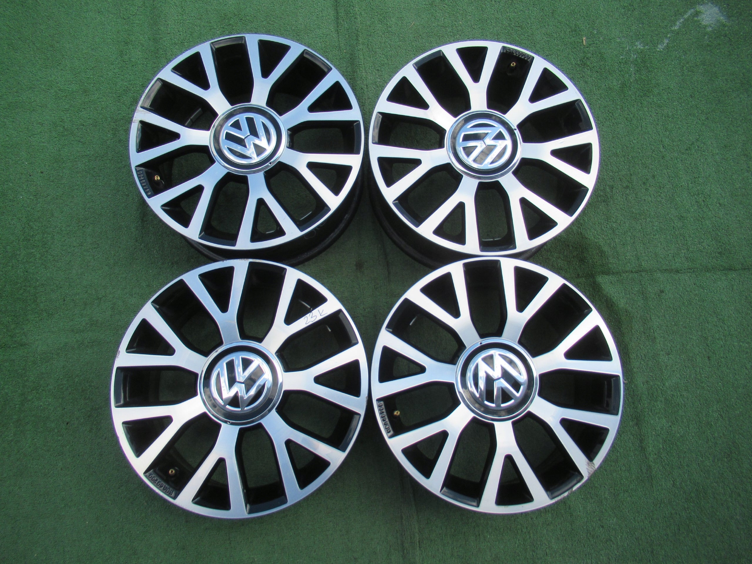 Alu Felge Volkswagen Up Aluminum rim 16 Zoll 6.0J 4x100 43ET 1S0071496