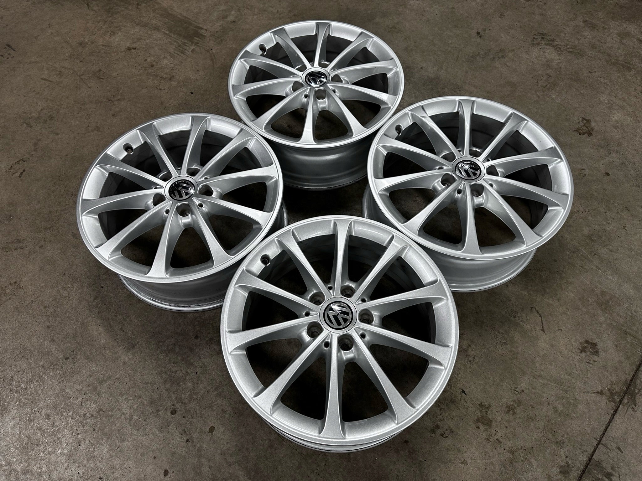  Aluminium rim Volkswagen Golf Caddy Jetta Touran T4 17 inch 6.5J 5x112 44ET  product image