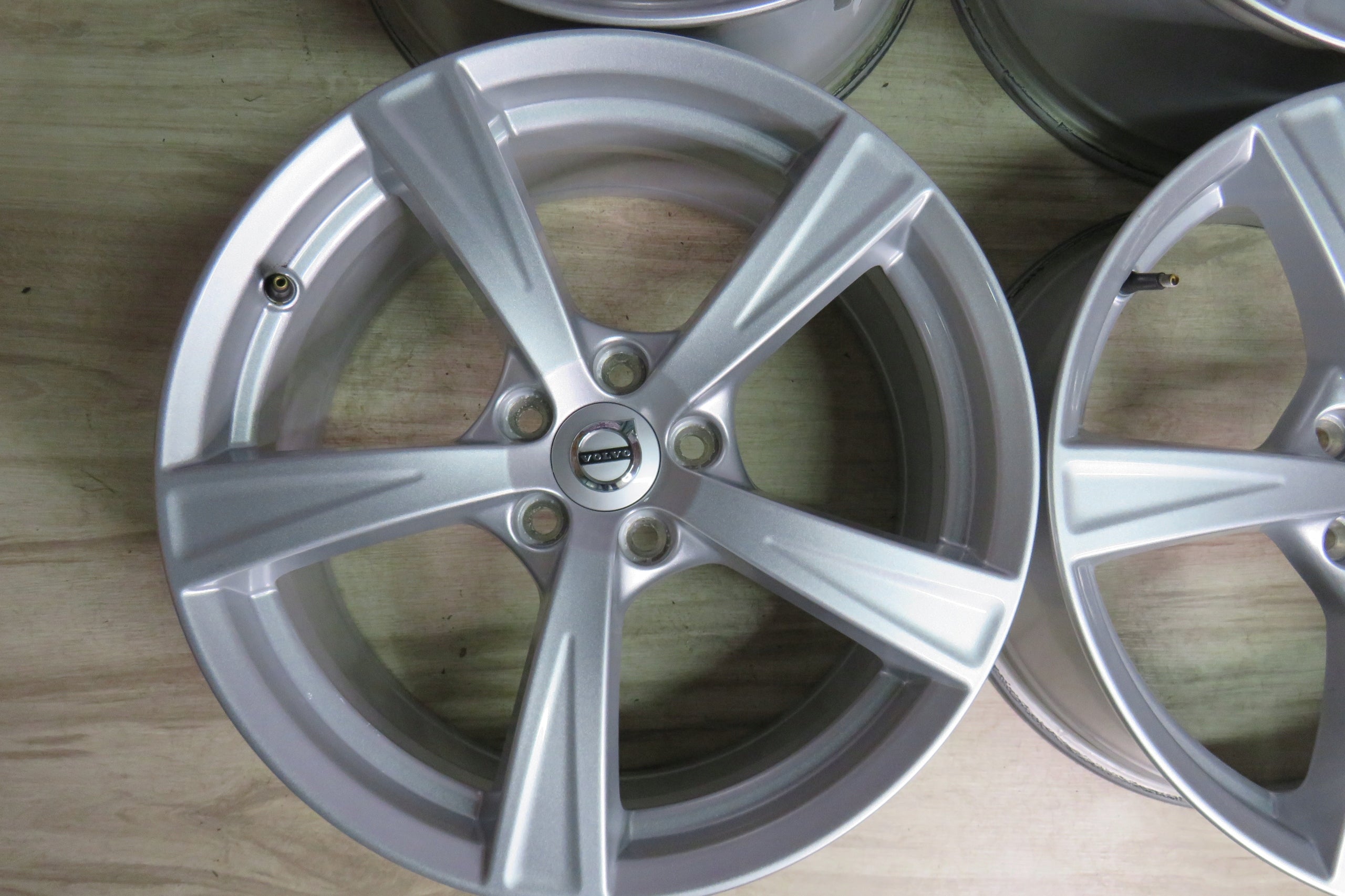 Alu Felge Volvo XC70 C70 XC40 XC60 XC90 18 Zoll 8.0J 5x108 42,5ET