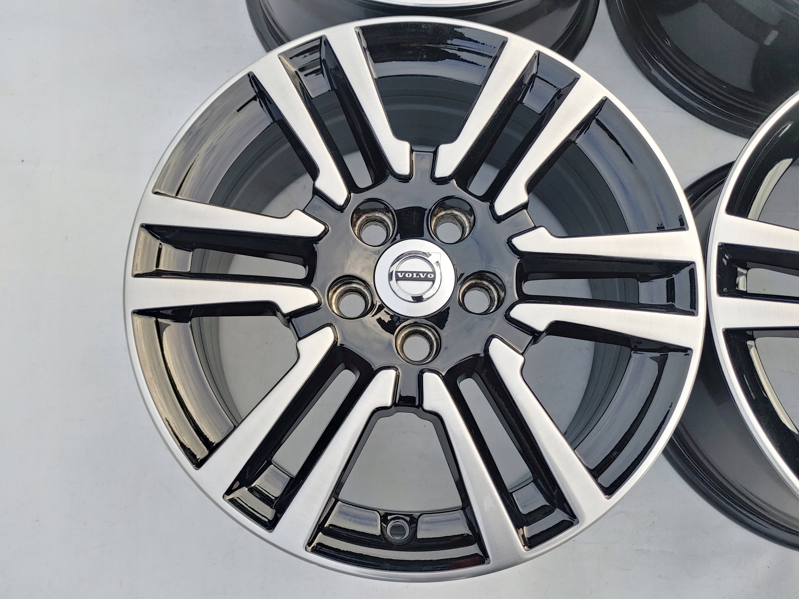 Alu Felge Volvo V40 Cross Country V40 Cross country 16 Zoll 7.0J 5x108 50ET 31445799