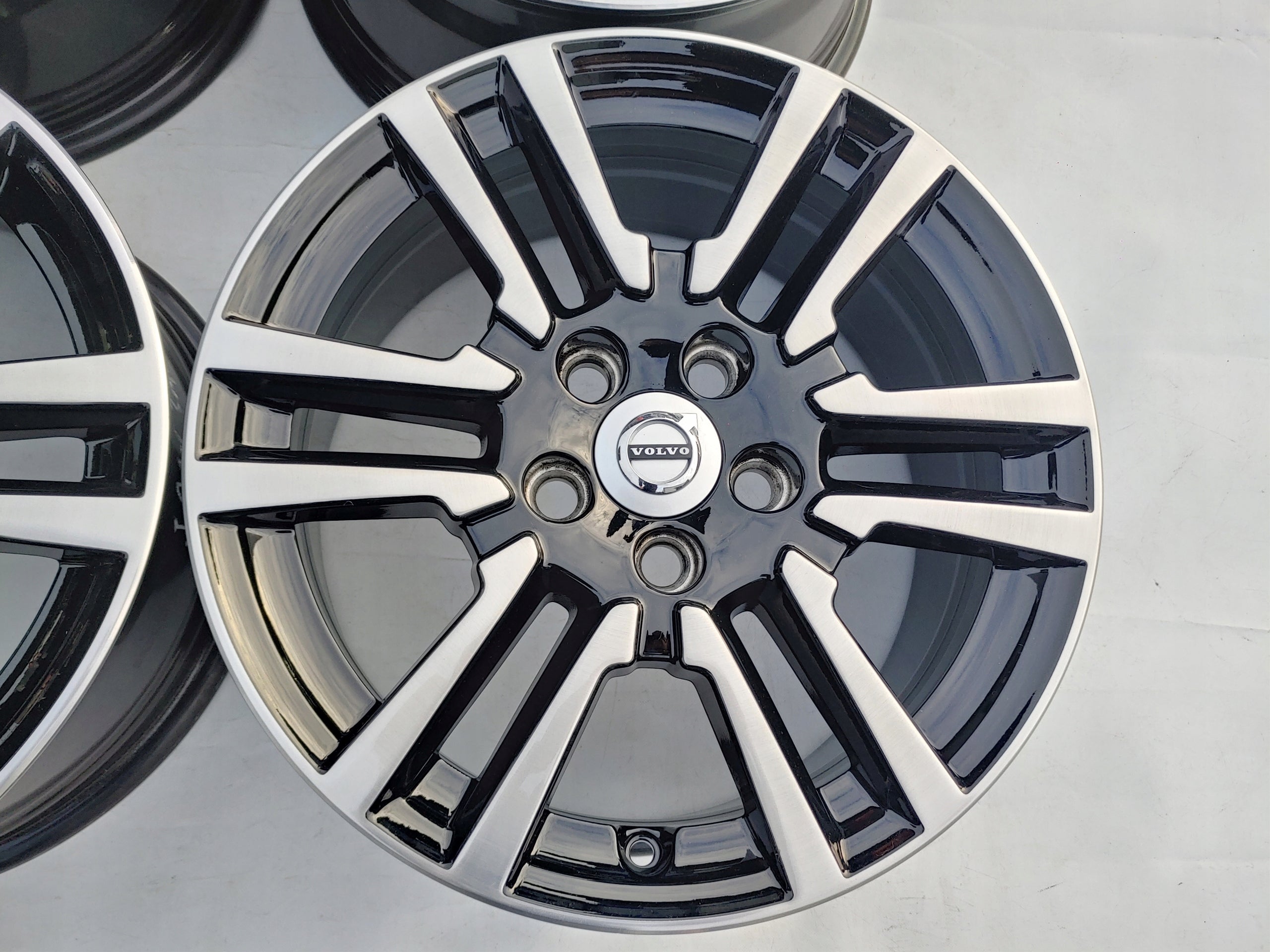 Alu Felge Volvo V40 Cross Country V40 Cross country 16 Zoll 7.0J 5x108 50ET 31445799