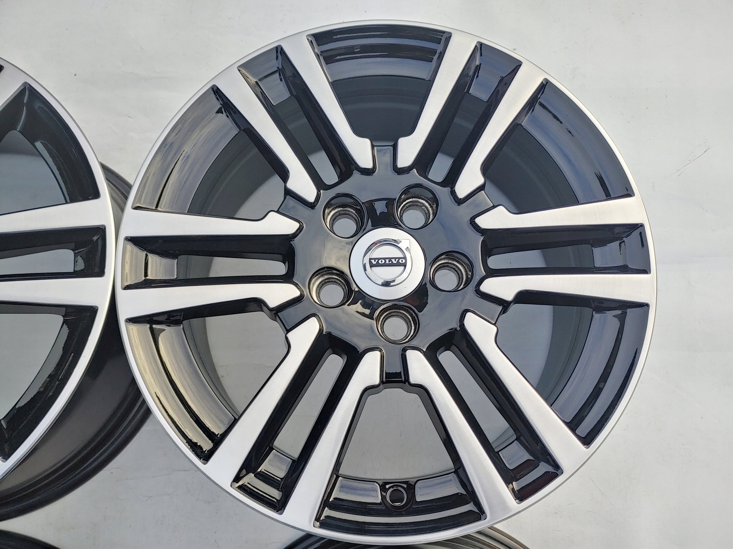 Alu Felge Volvo V40 Cross Country V40 Cross country 16 Zoll 7.0J 5x108 50ET 31445799