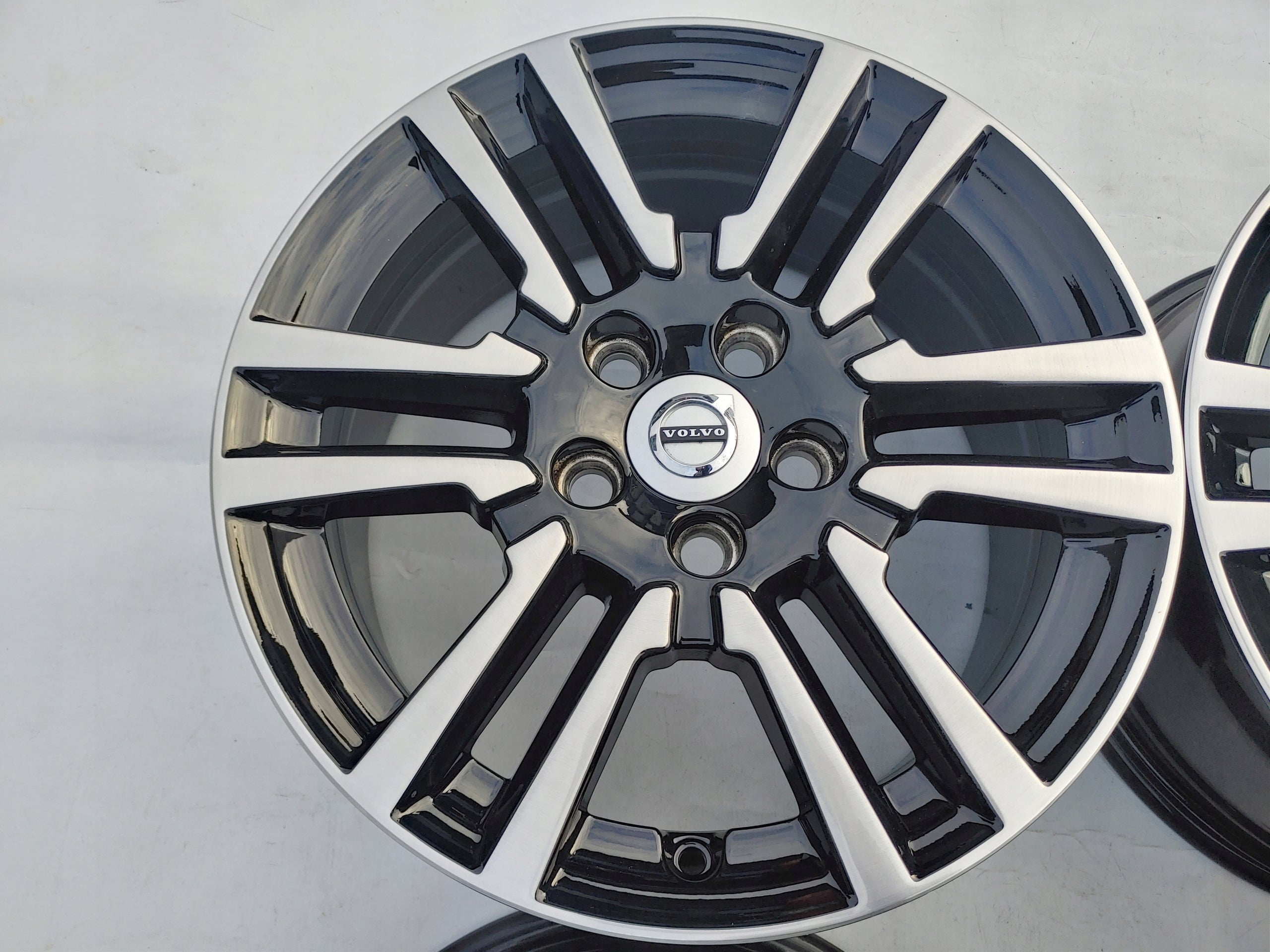 Alu Felge Volvo V40 Cross Country V40 Cross country 16 Zoll 7.0J 5x108 50ET 31445799