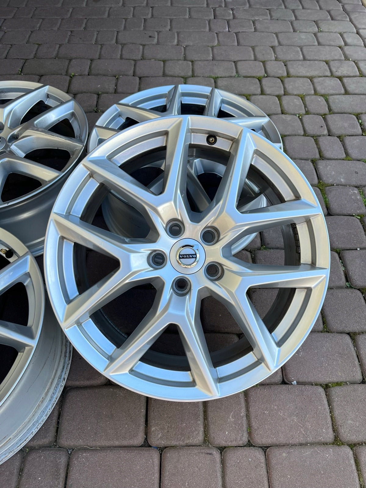 Alu Felge Volvo XC60 XC40 Aluminum rim 18 Zoll 7.5J 5x108