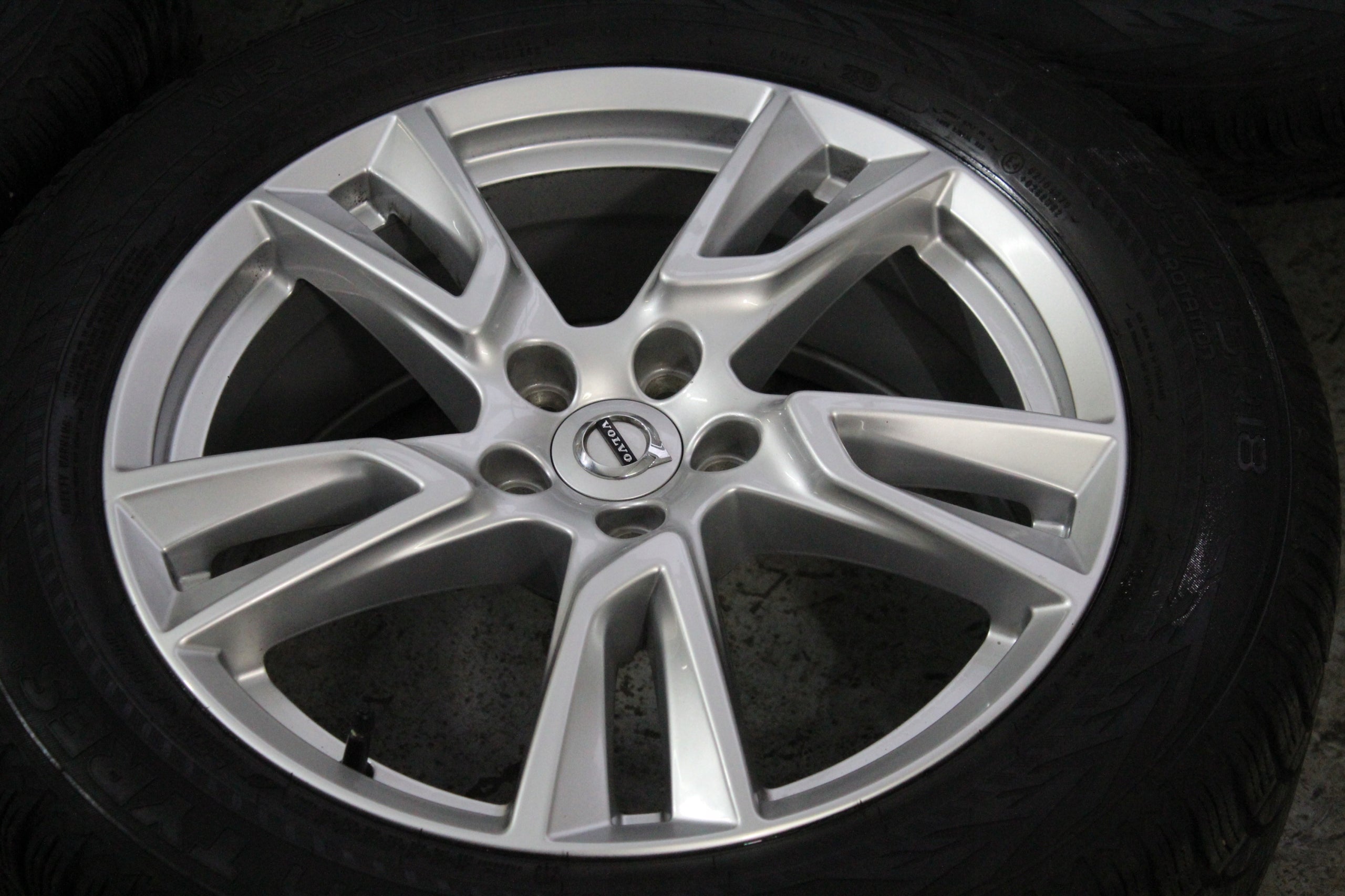 Alu Felge Volvo XC60 S90 XC40 Aluminum rim 18 Zoll 7.5J 5x108 50,5ET 31362866