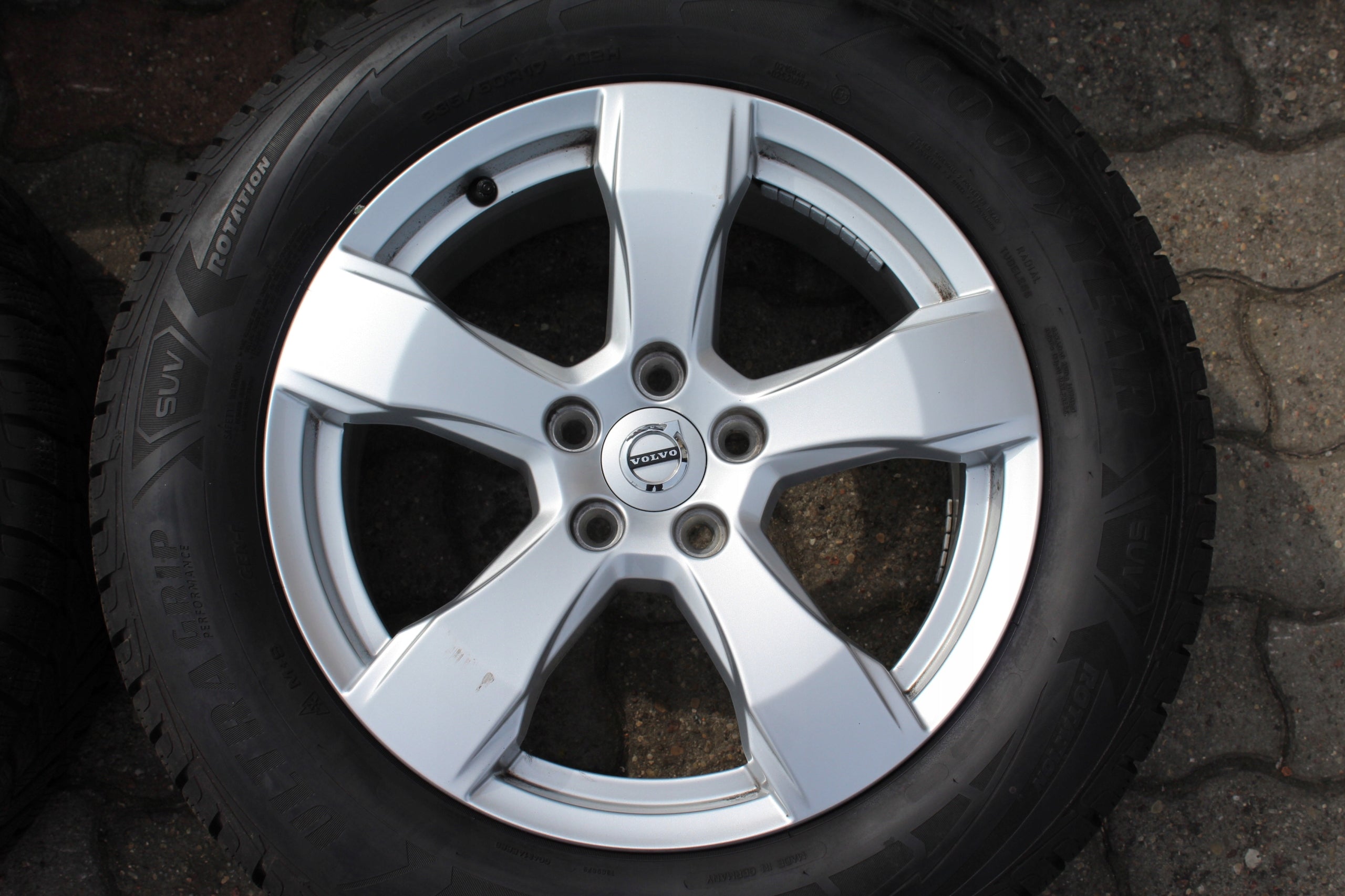 Alu Felge Volvo XC60 XC40 142 850 17 Zoll 7.5J 5x108 50,5ET 31423850