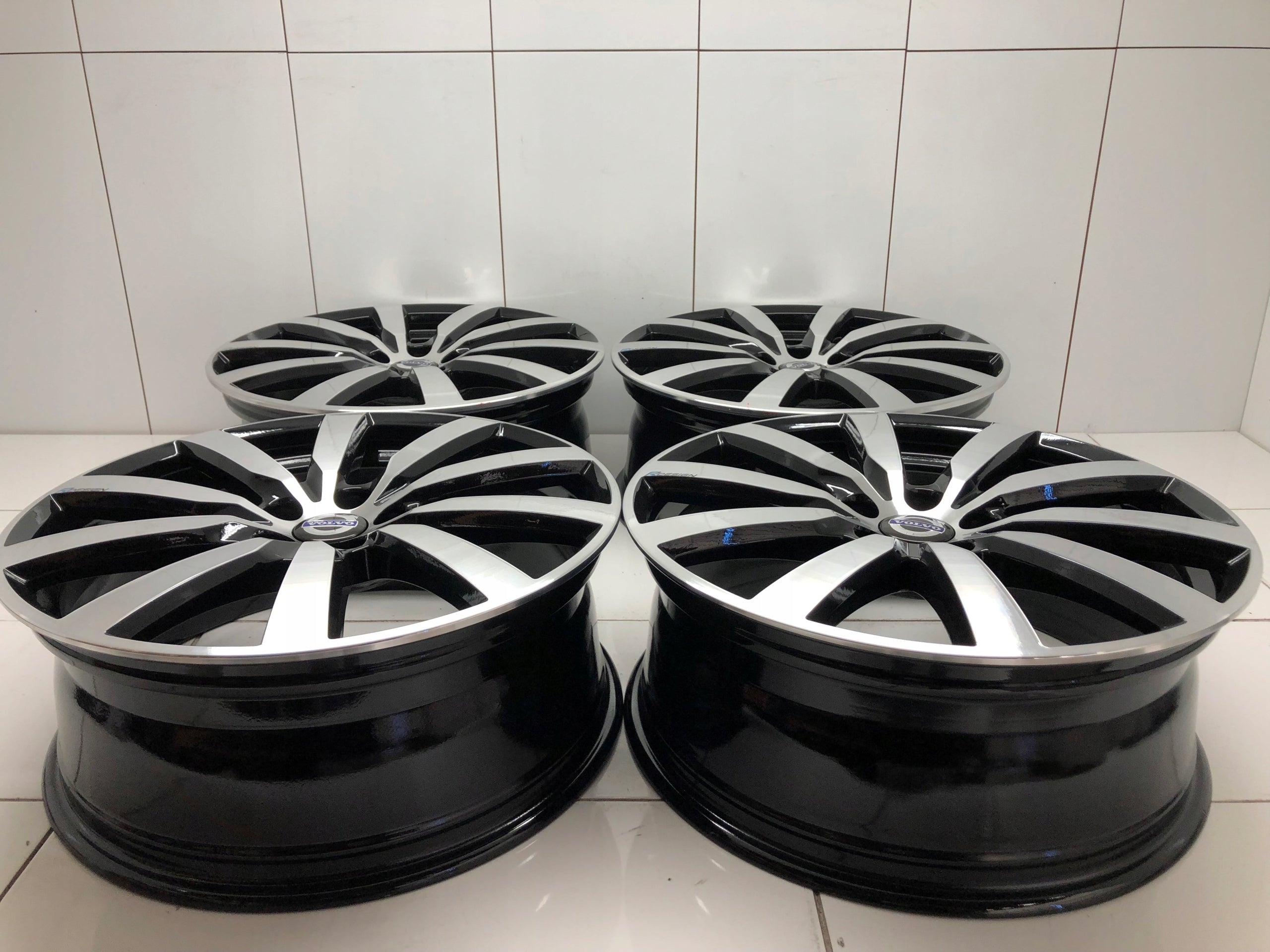 Alu Felge Volvo V60 XC40 142 V70 19 Zoll 7.5J 5x108 50ET 31423852