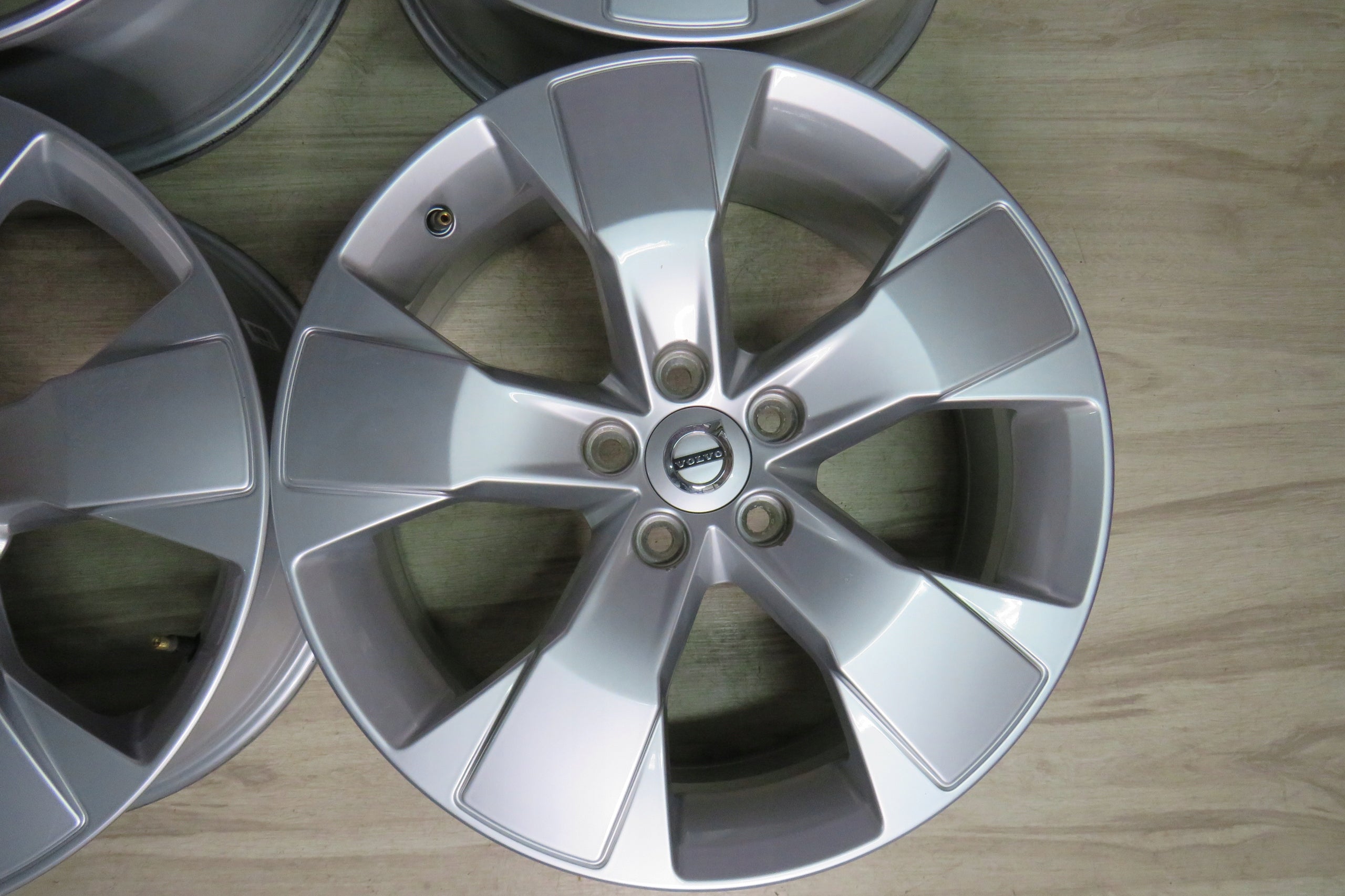 Alu Felge Volvo XC70 XC40 XC60 C70 XC90 18 Zoll 7.5J 5x108 50,5ET