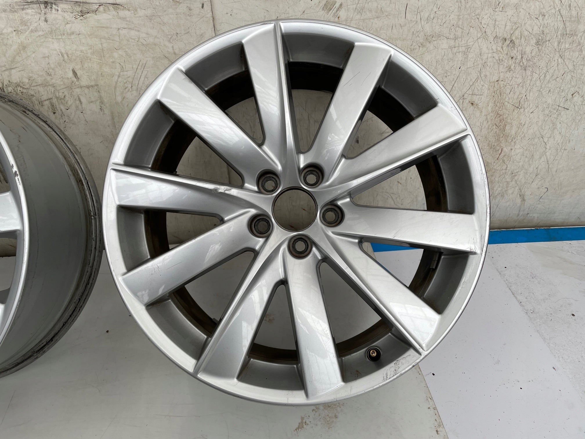 Alu Felge Volvo XC90 Aluminum rim 19 Zoll 8.0J 5x108 42,5ET 31362276