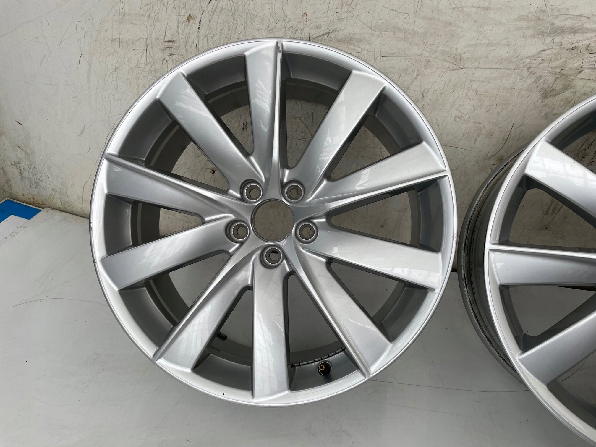 Alu Felge Volvo XC90 Aluminum rim 19 Zoll 8.0J 5x108 42,5ET 31362276